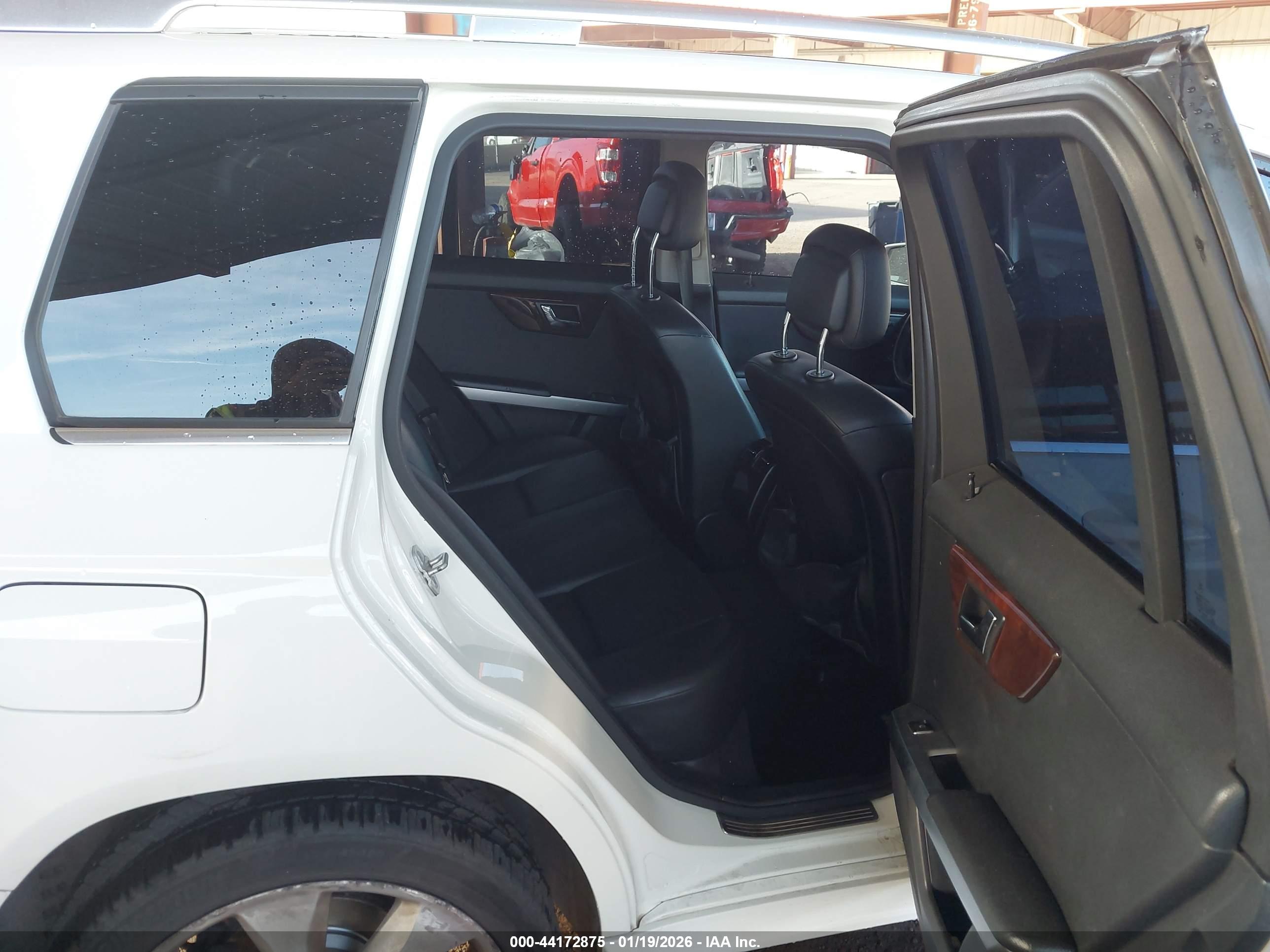 MERCEDES-BENZ GLK image 8