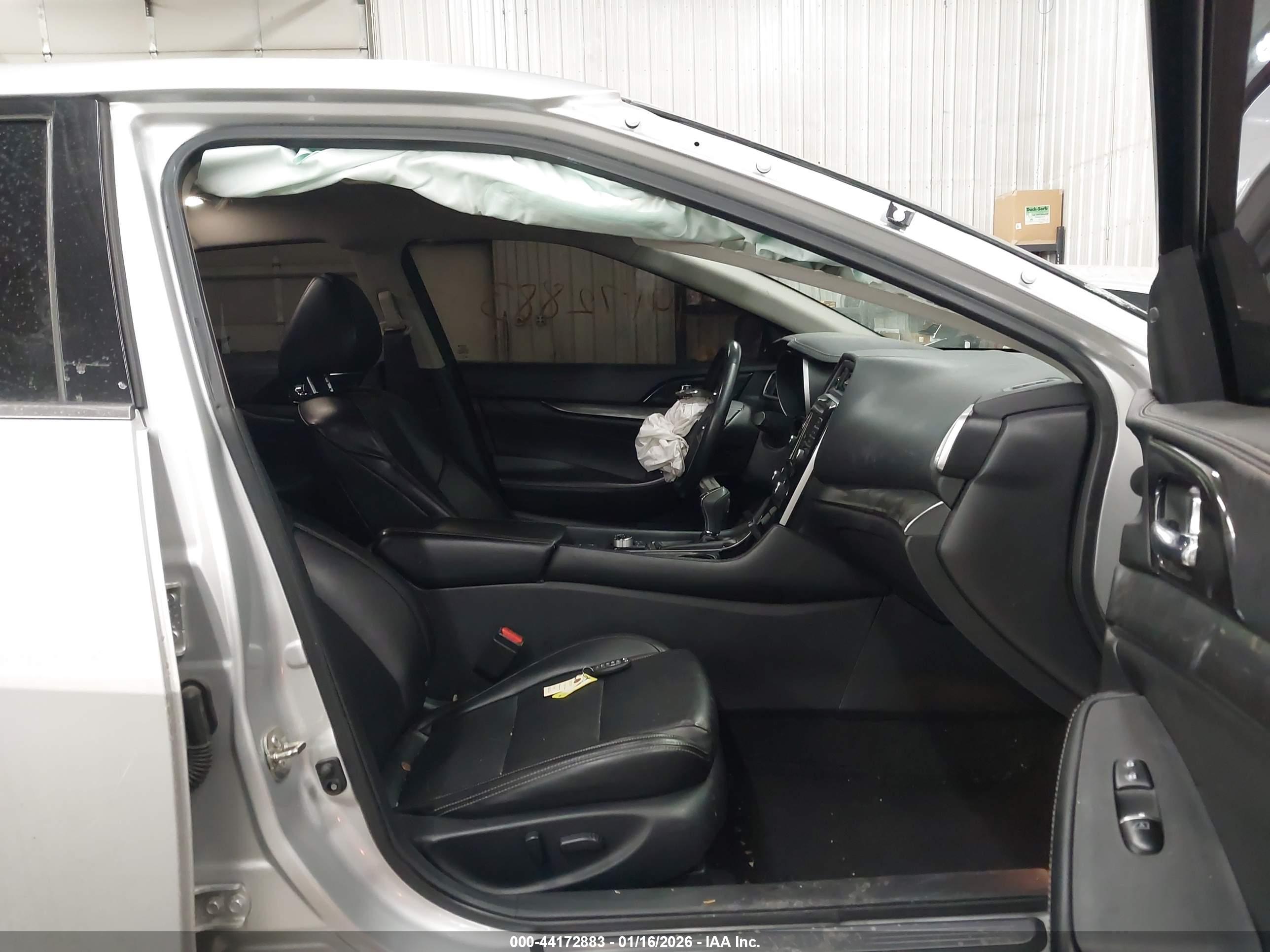 NISSAN MAXIMA image 5