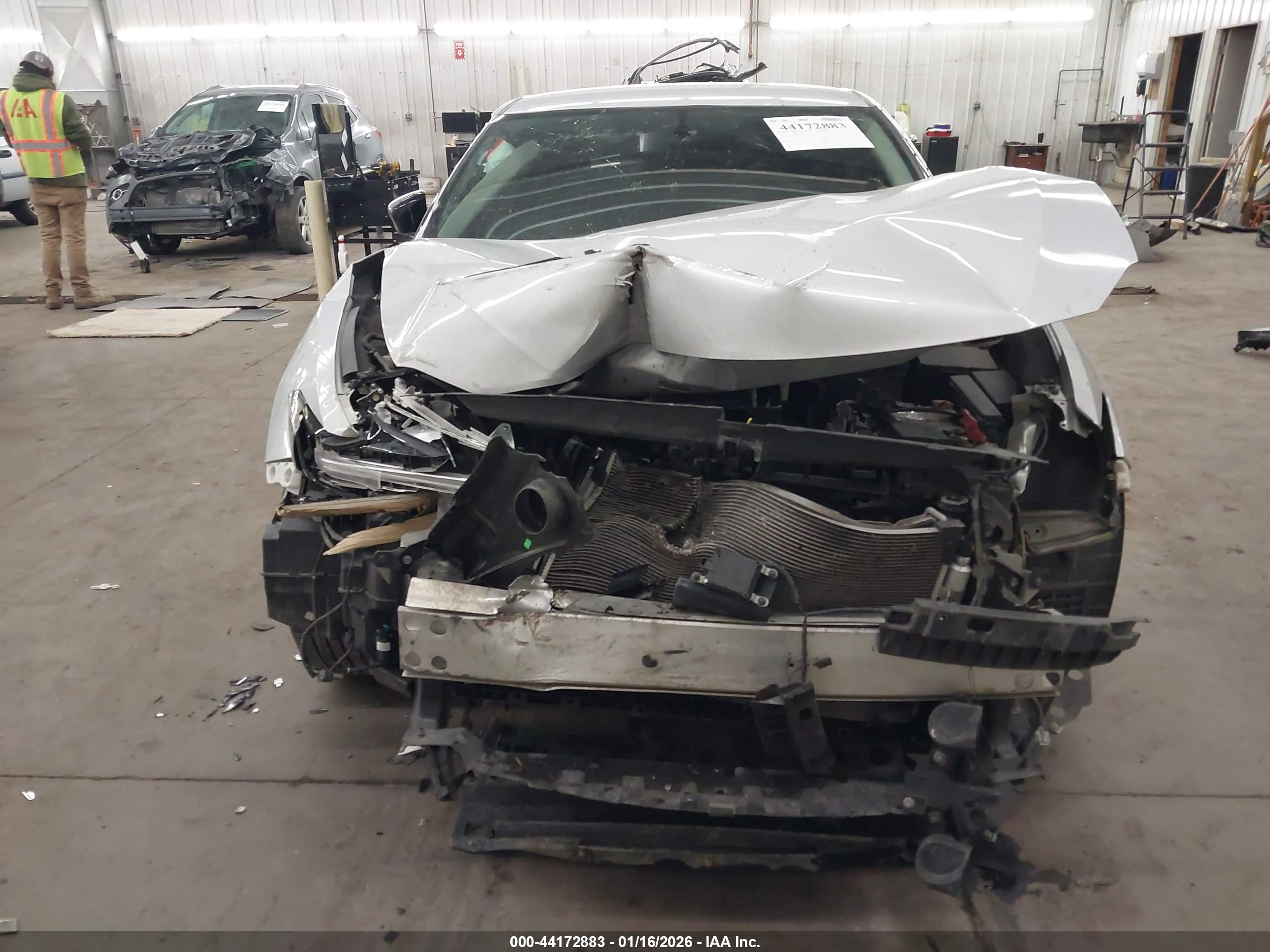 NISSAN MAXIMA image 6