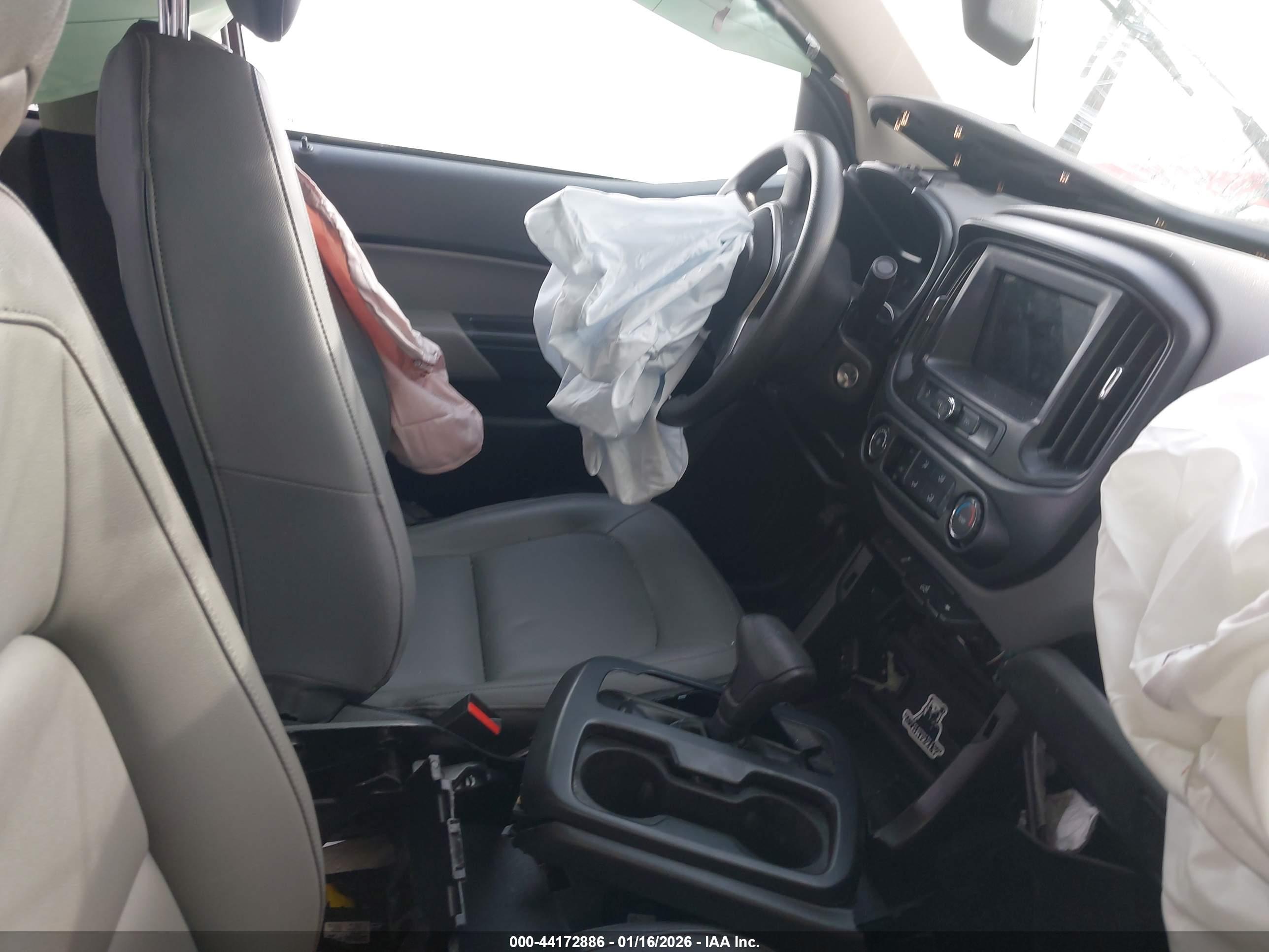 CHEVROLET COLORADO image 5