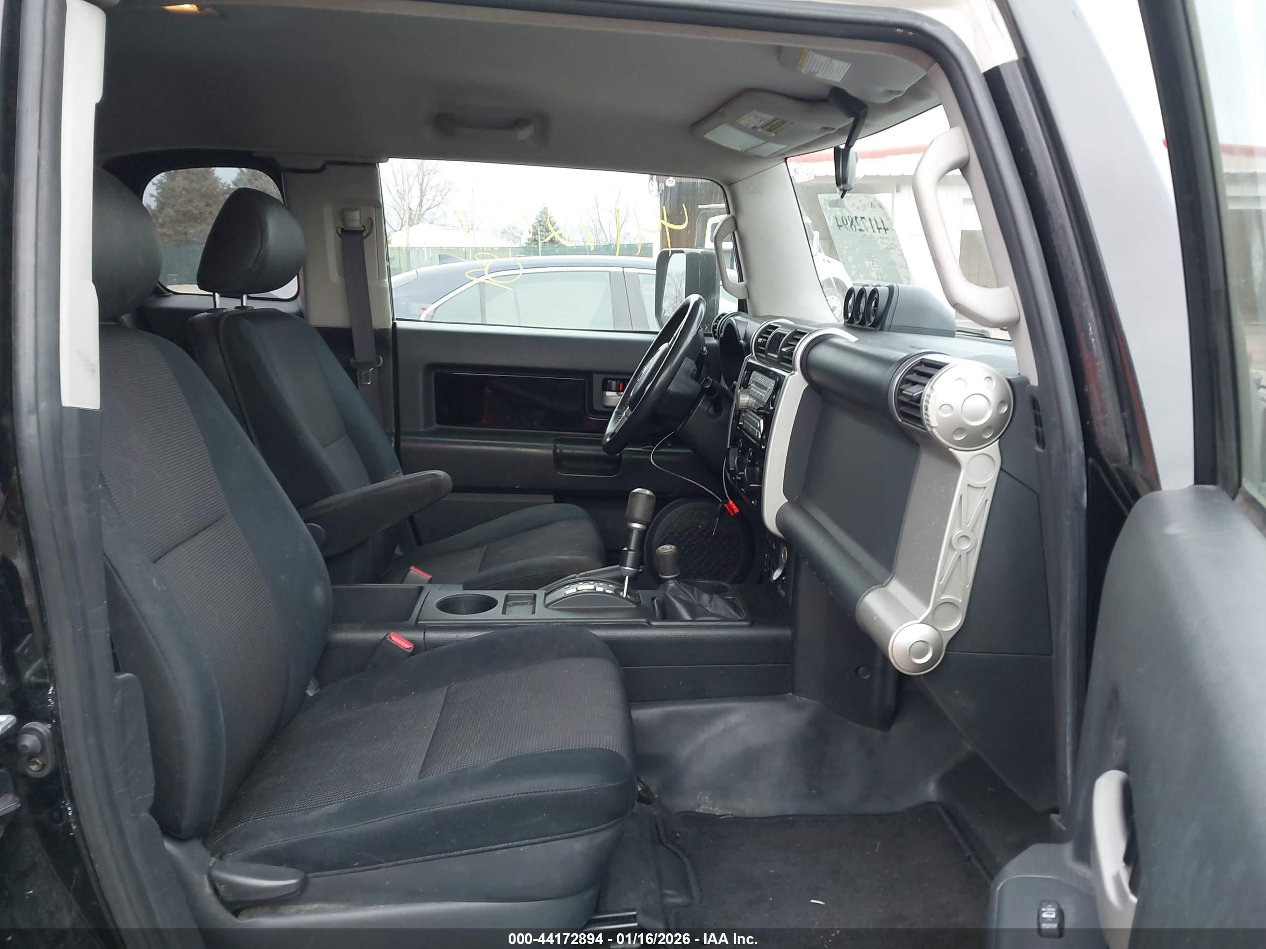 TOYOTA FJ image 5