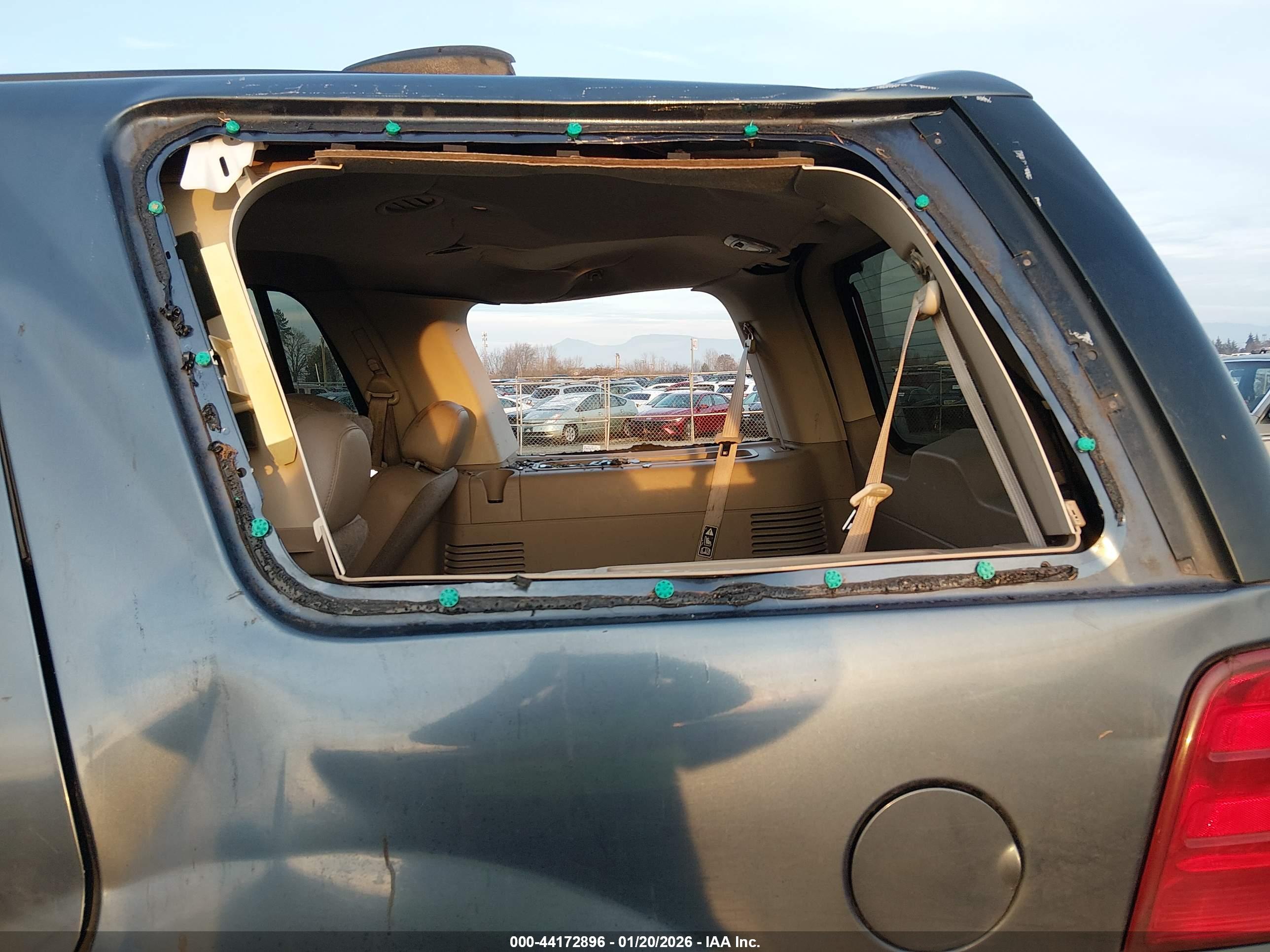 FORD EXPEDITION image 6