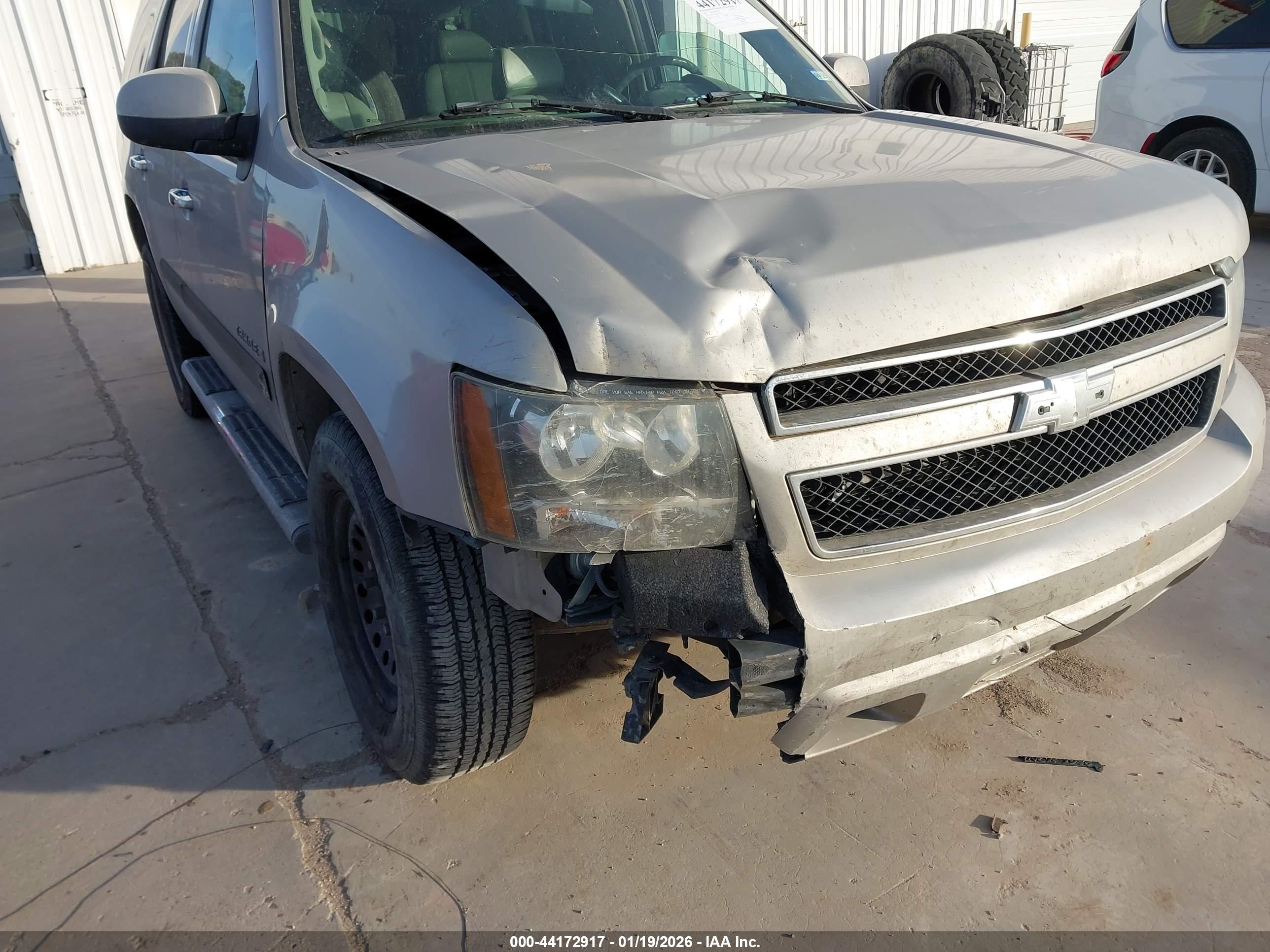 CHEVROLET TAHOE image 6