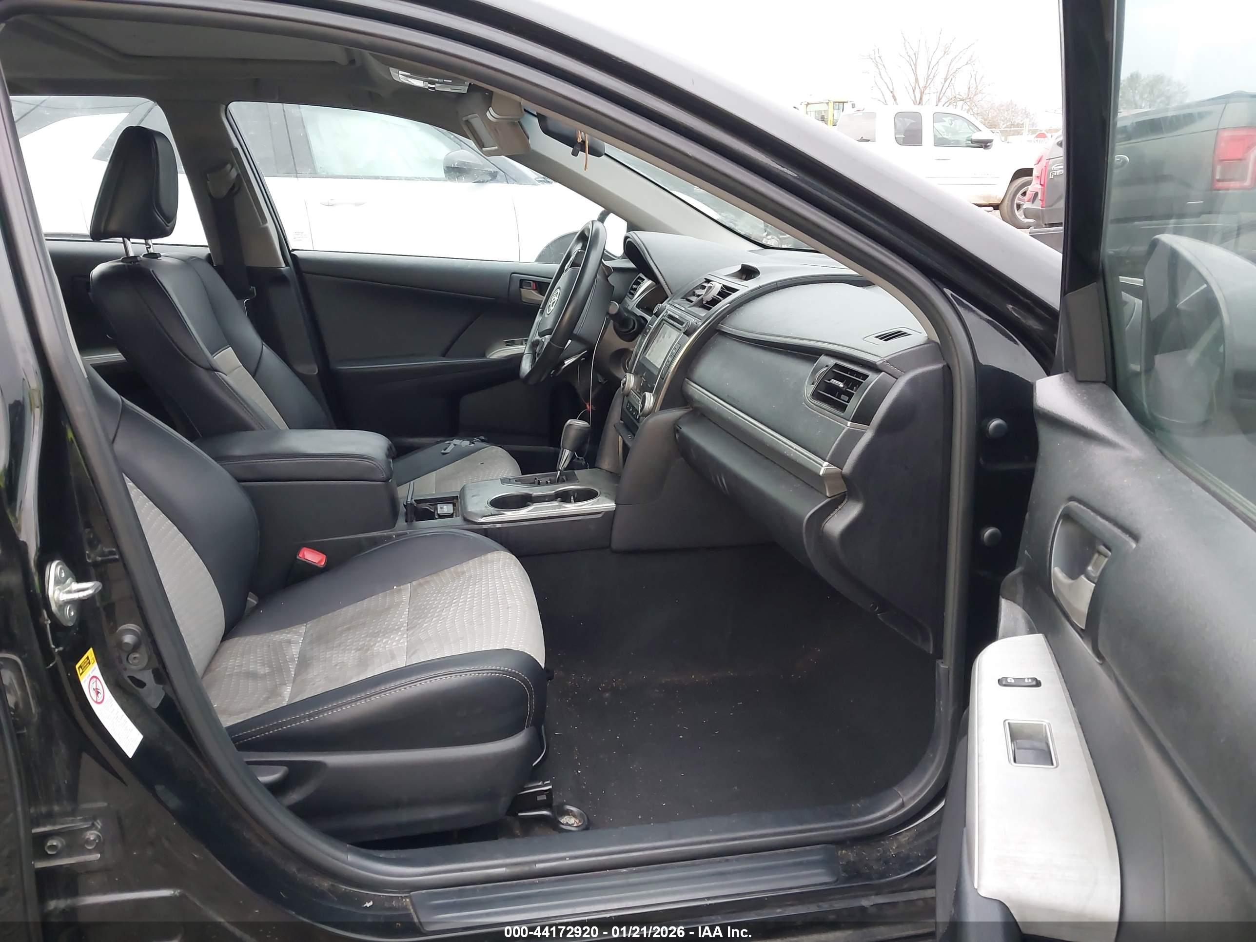 TOYOTA CAMRY image 5
