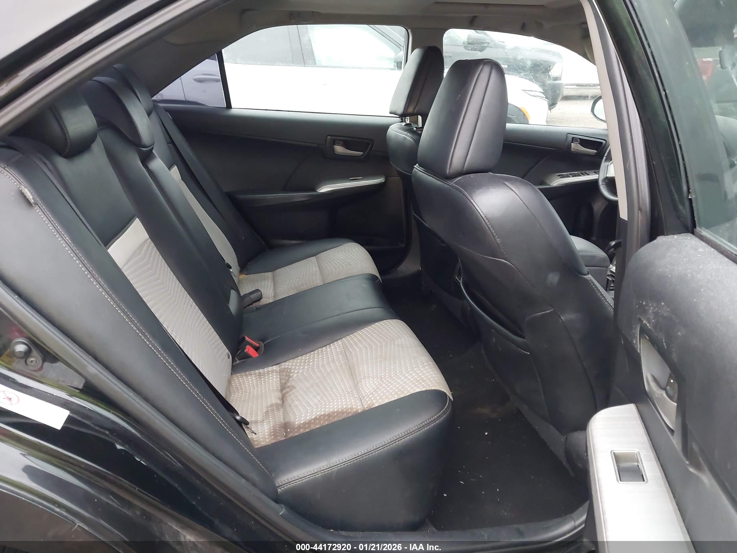 TOYOTA CAMRY image 8