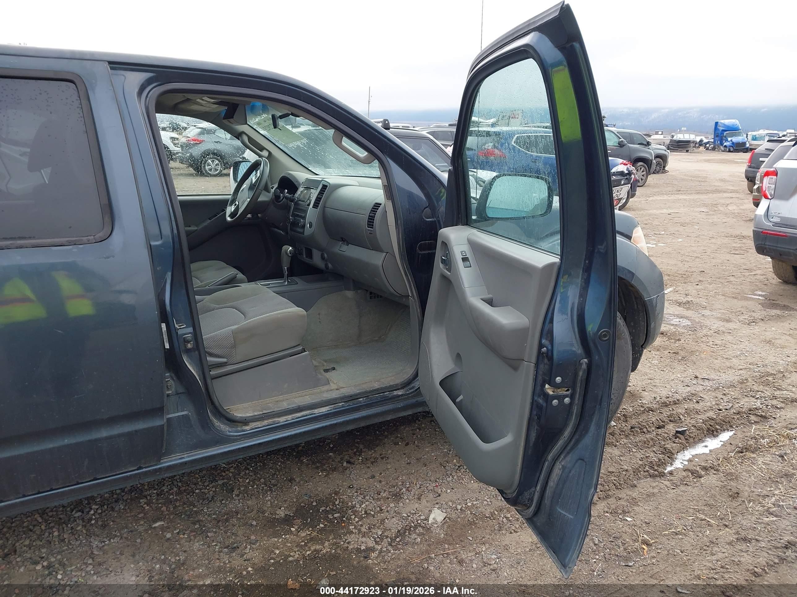 NISSAN FRONTIER image 5