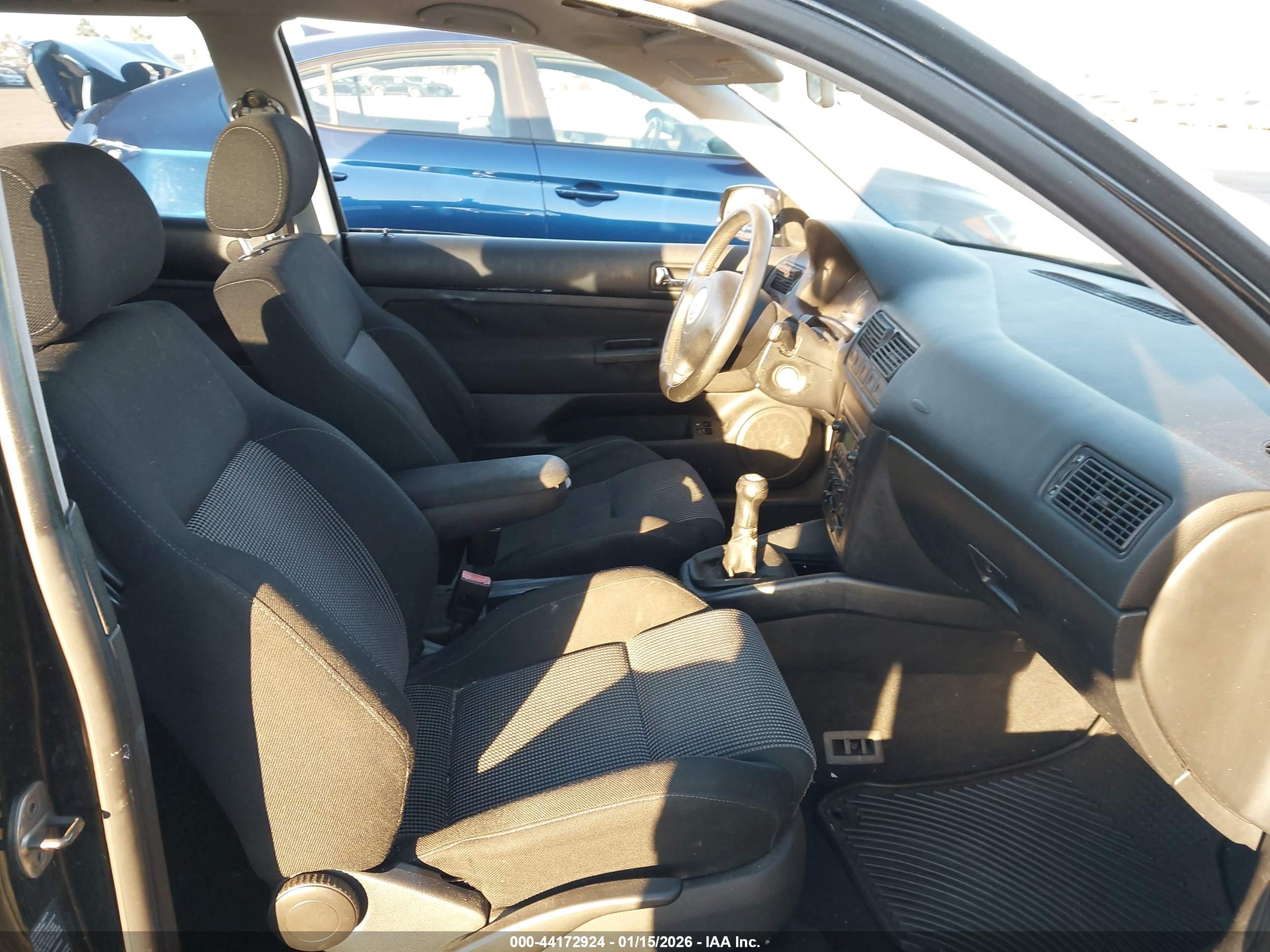 VOLKSWAGEN GTI image 5