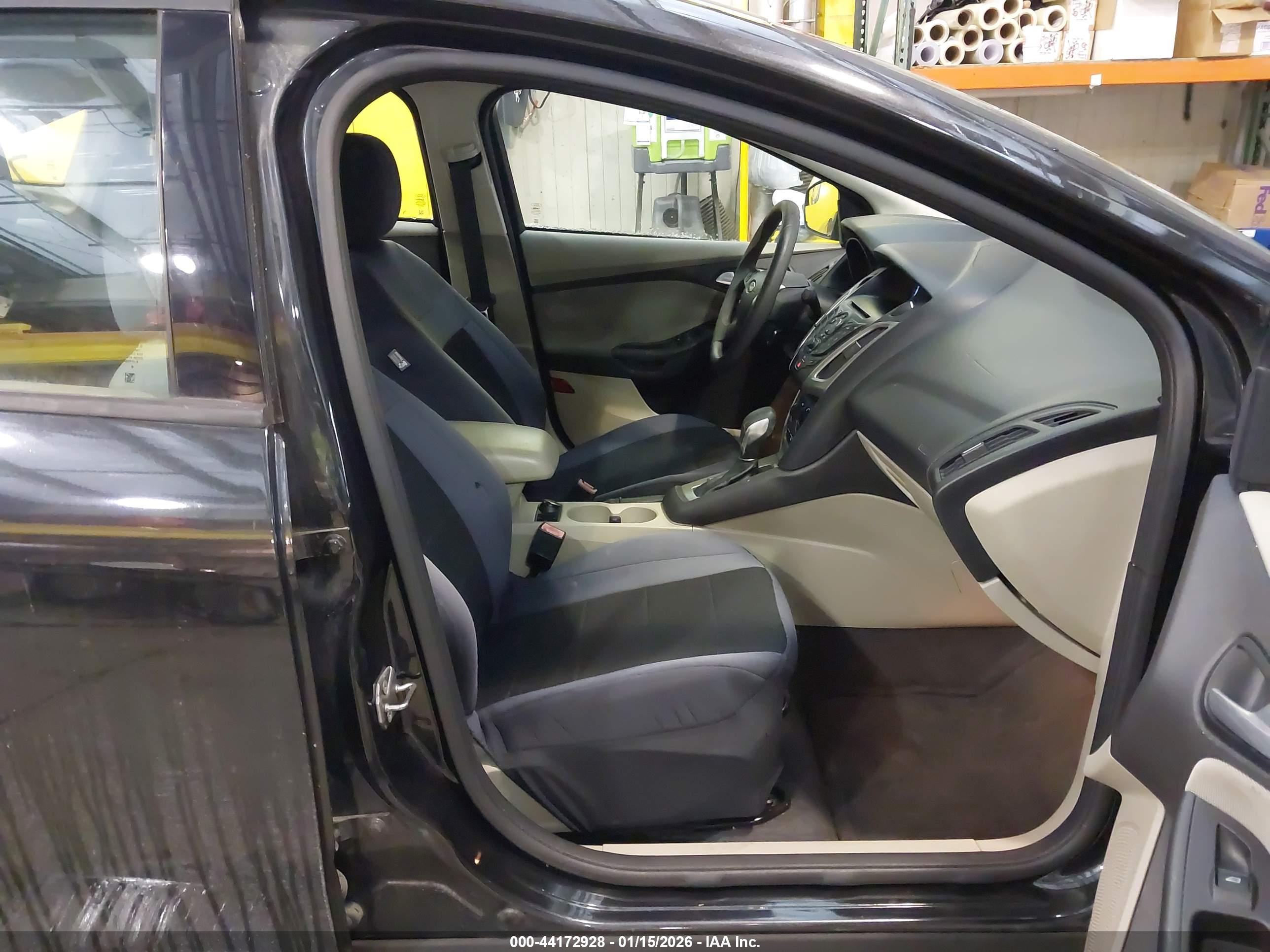 FORD FOCUS image 5