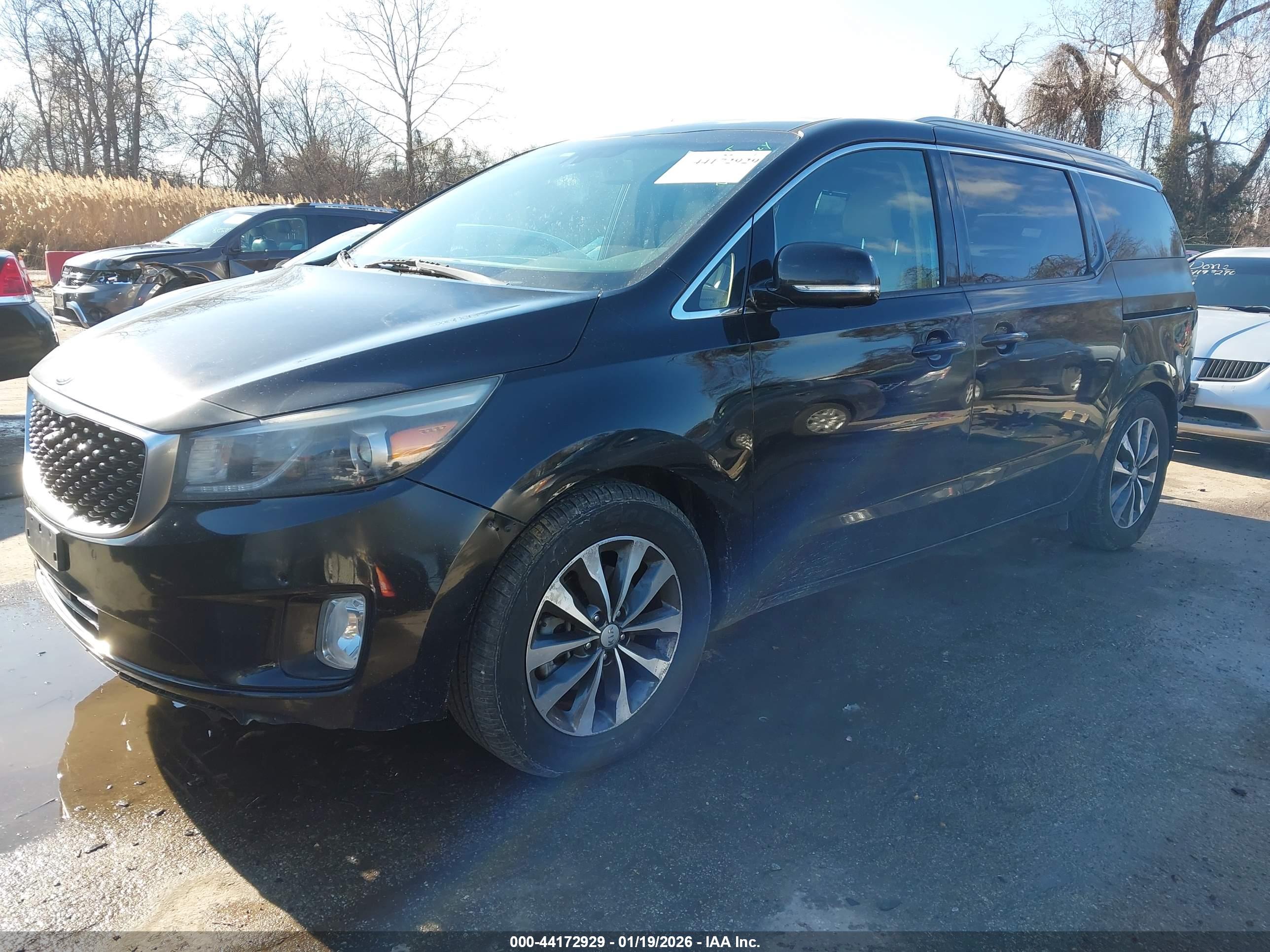 KIA SEDONA image 2