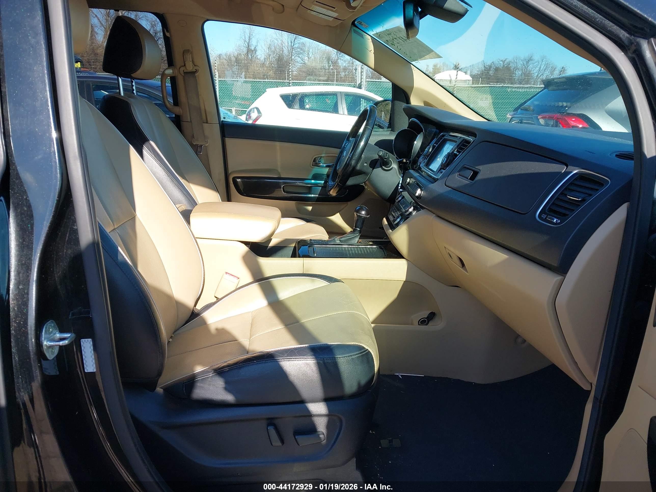 KIA SEDONA image 5