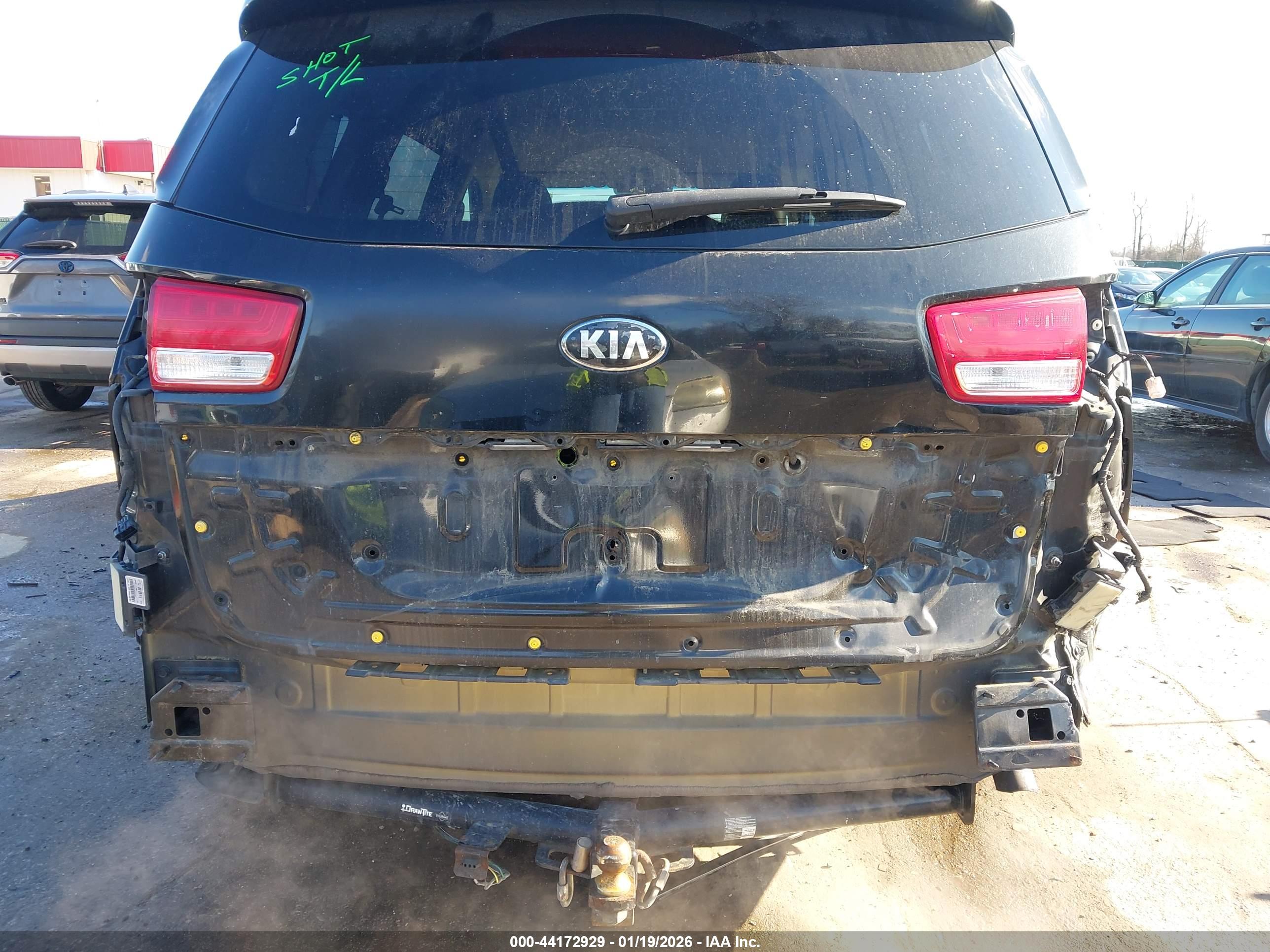 KIA SEDONA image 6