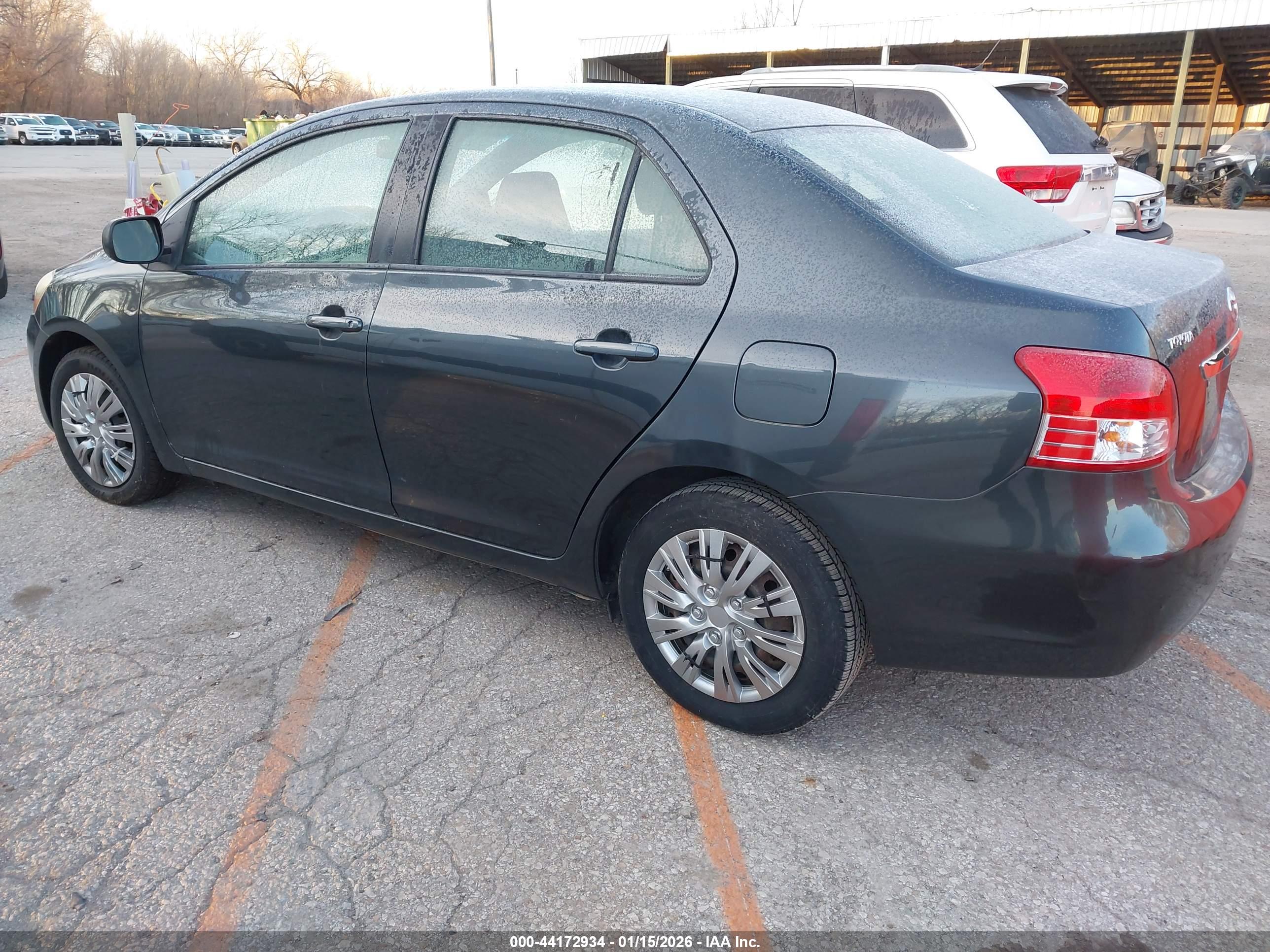 TOYOTA YARIS image 3