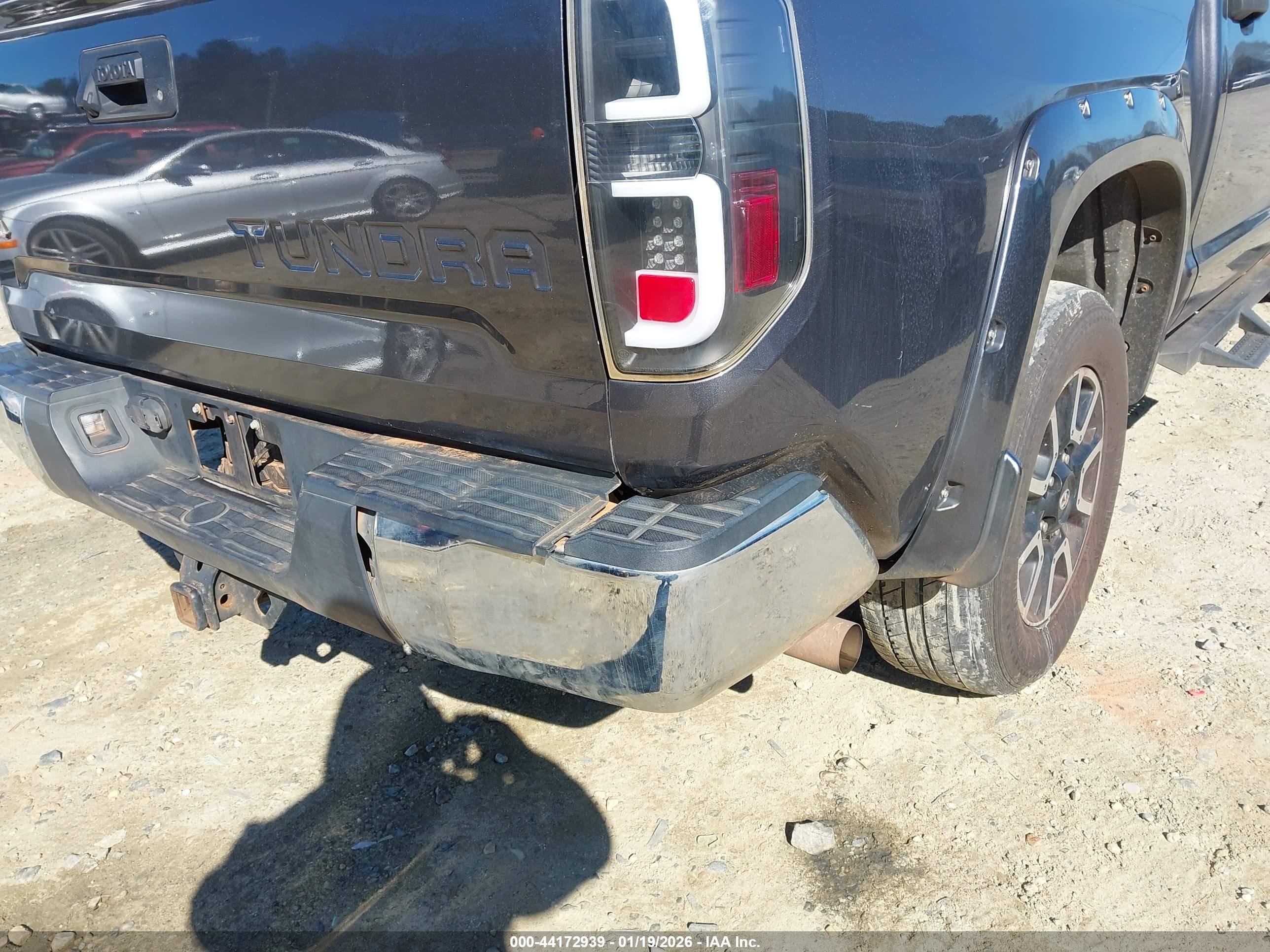 TOYOTA TUNDRA image 6