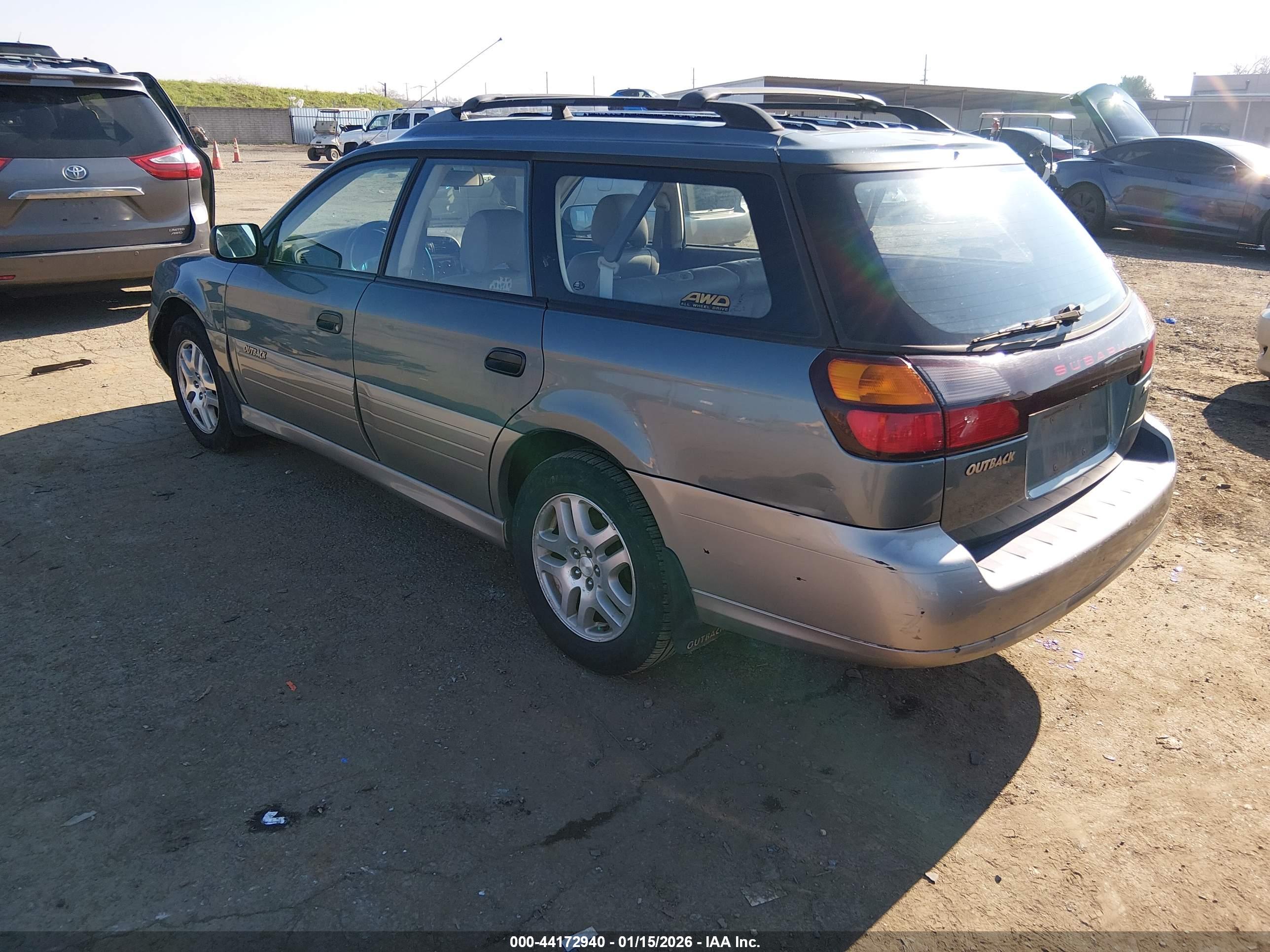 SUBARU OUTBACK image 3