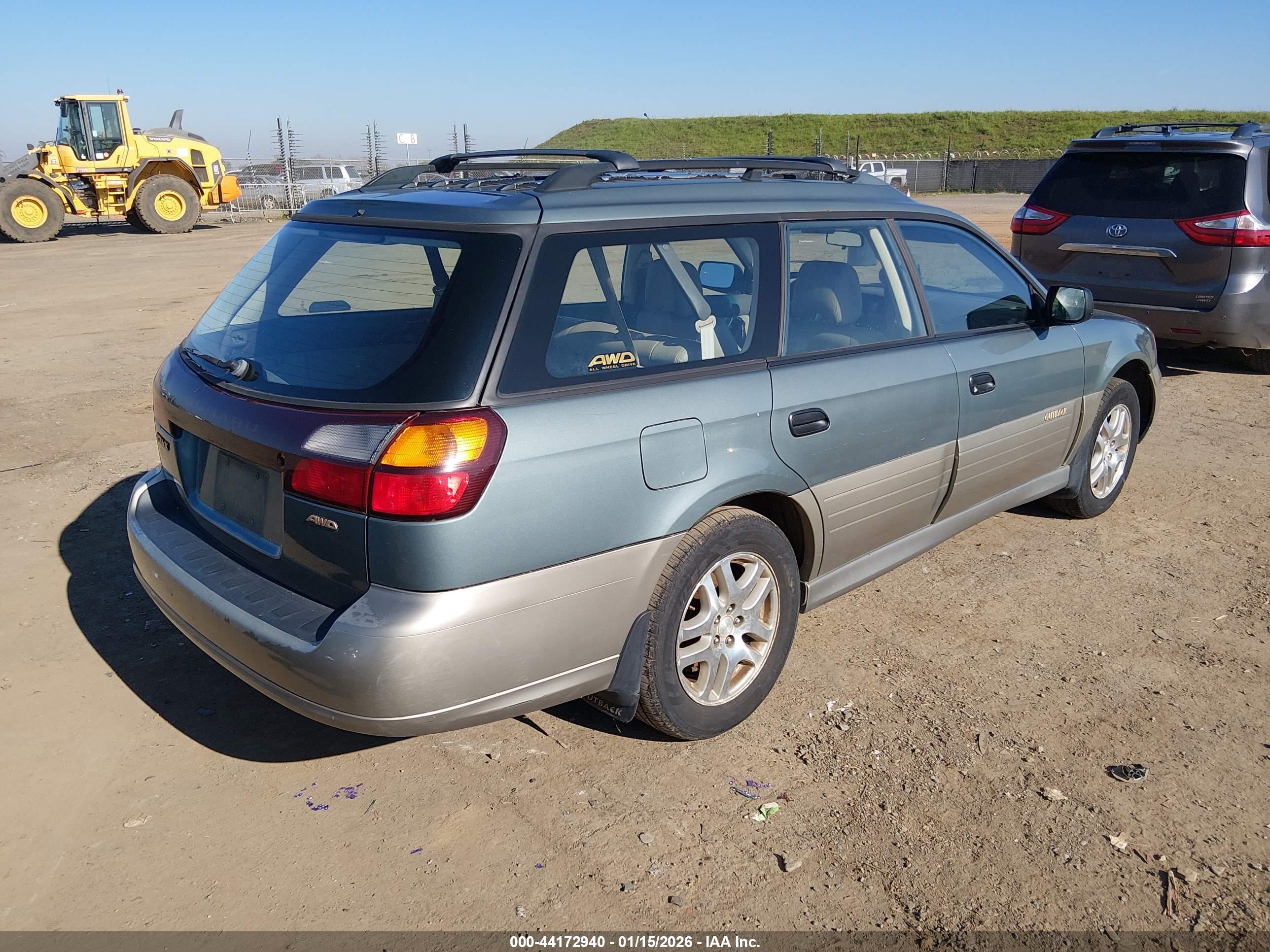 SUBARU OUTBACK image 4