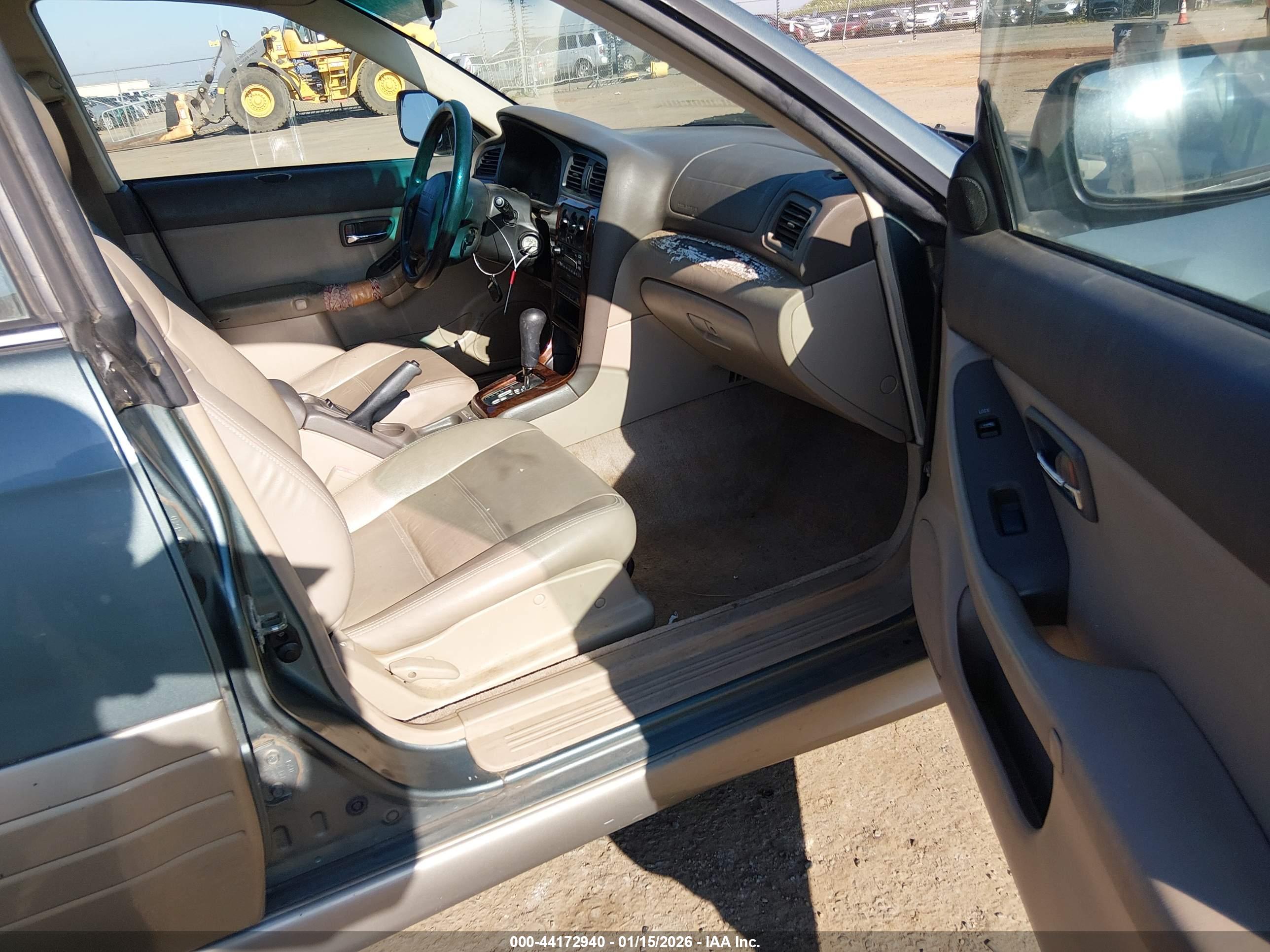 SUBARU OUTBACK image 5