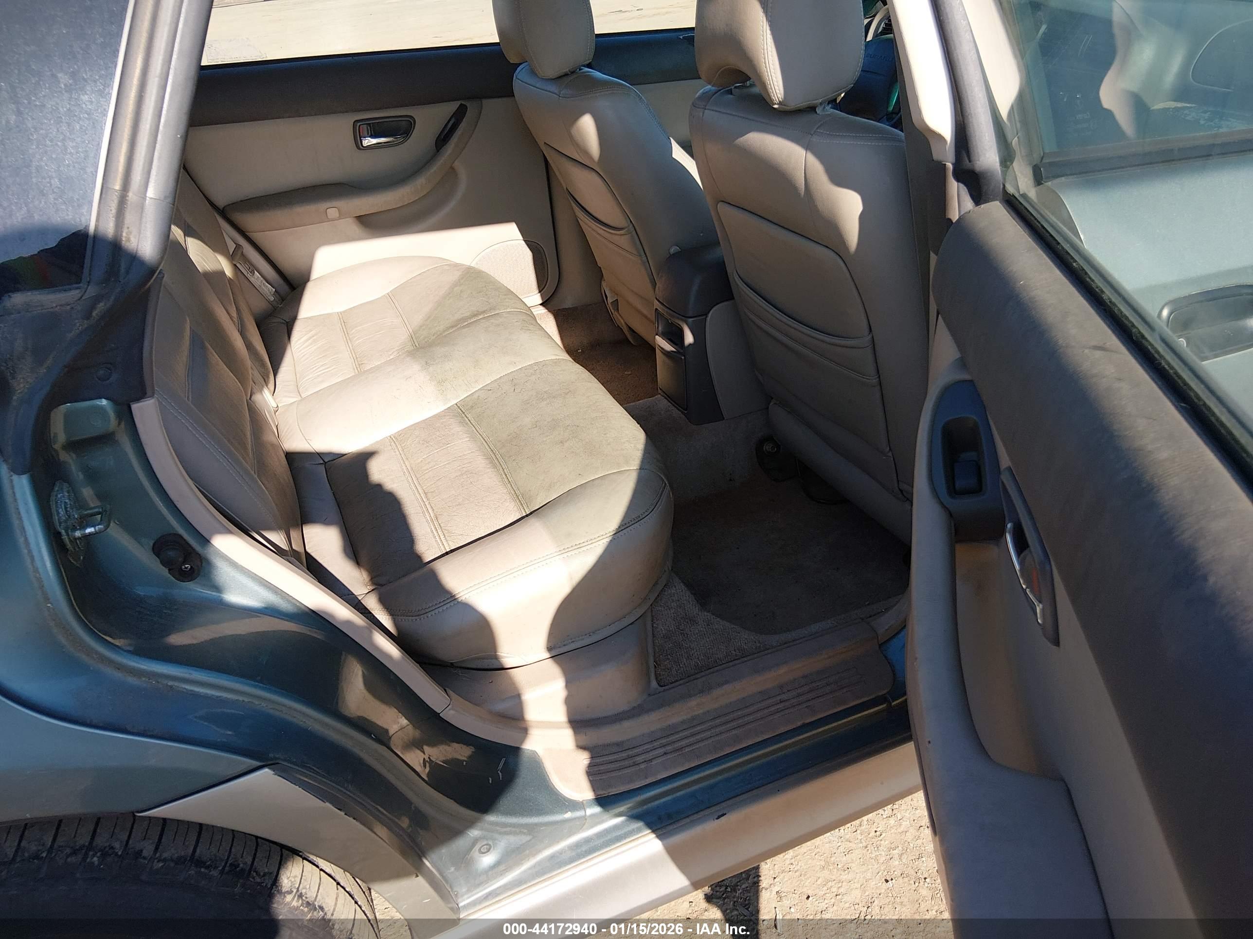 SUBARU OUTBACK image 8