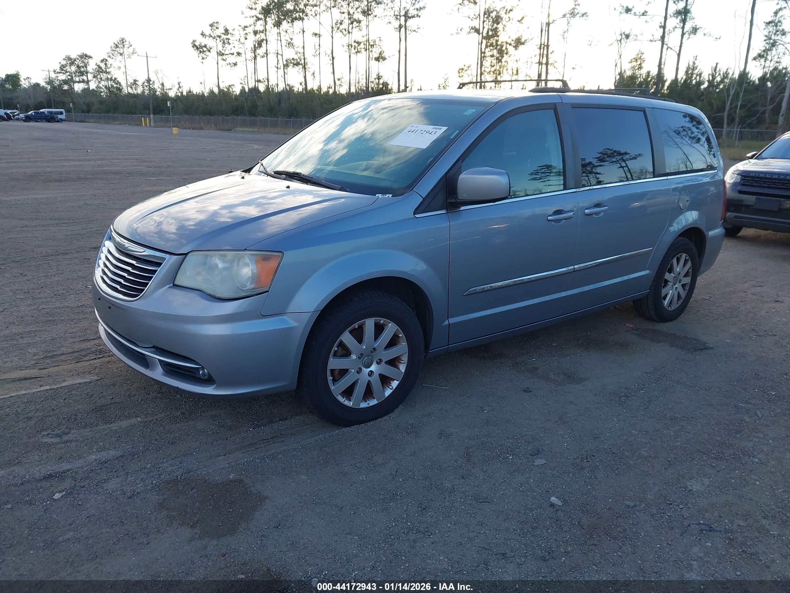 CHRYSLER TOWN image 2