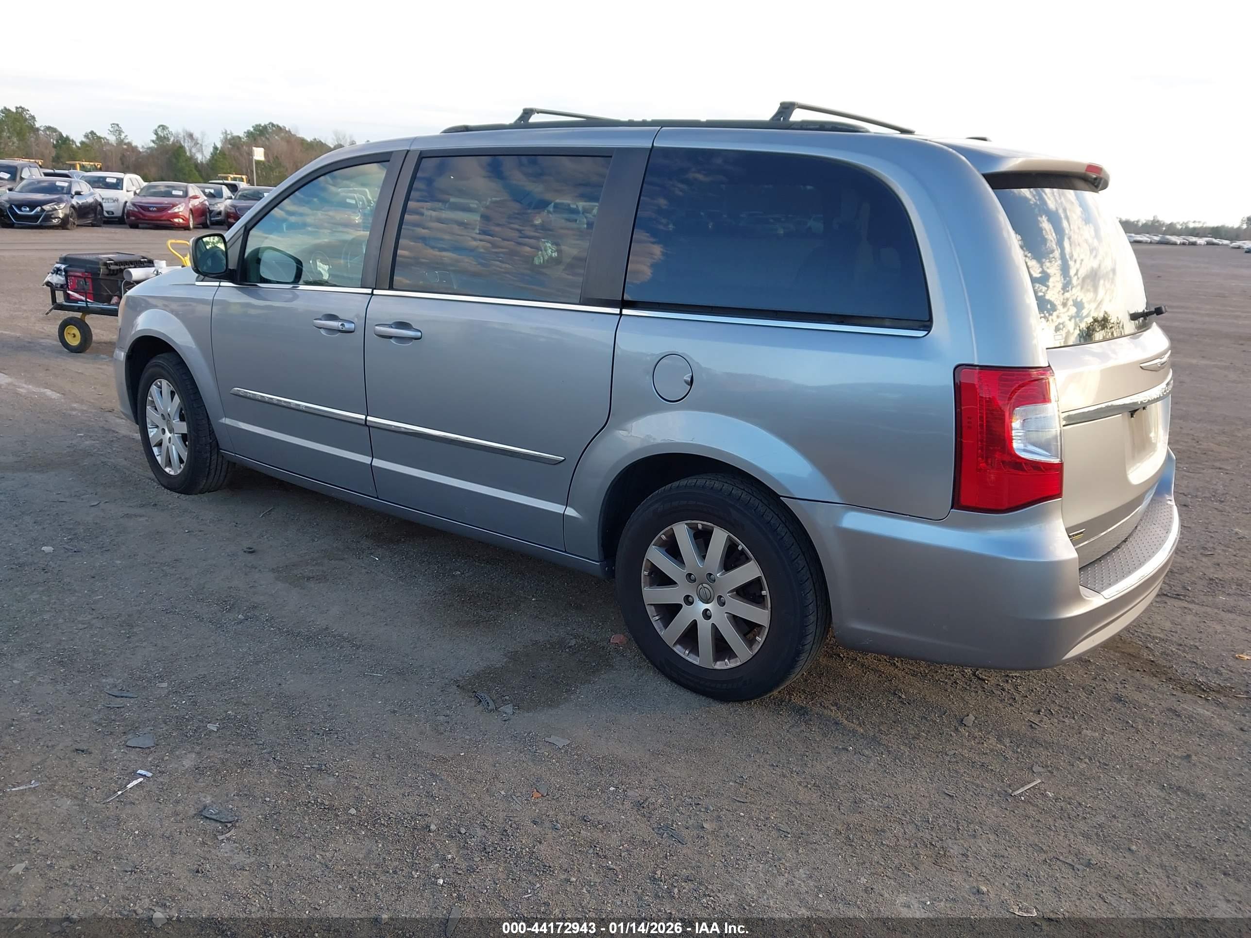 CHRYSLER TOWN image 3
