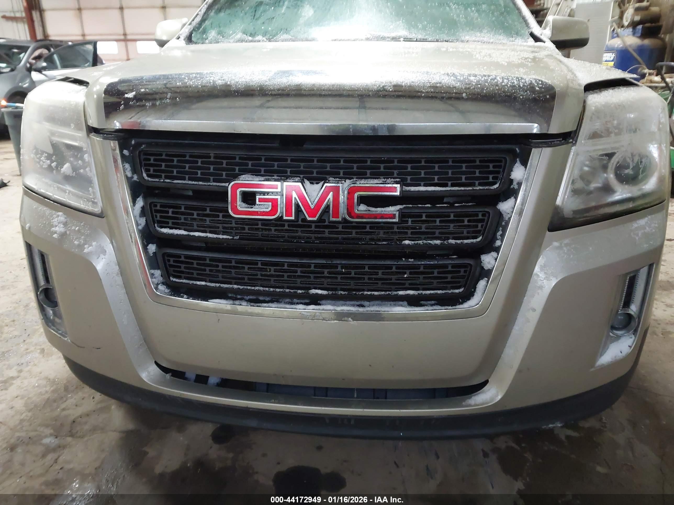 GMC TERRAIN image 6