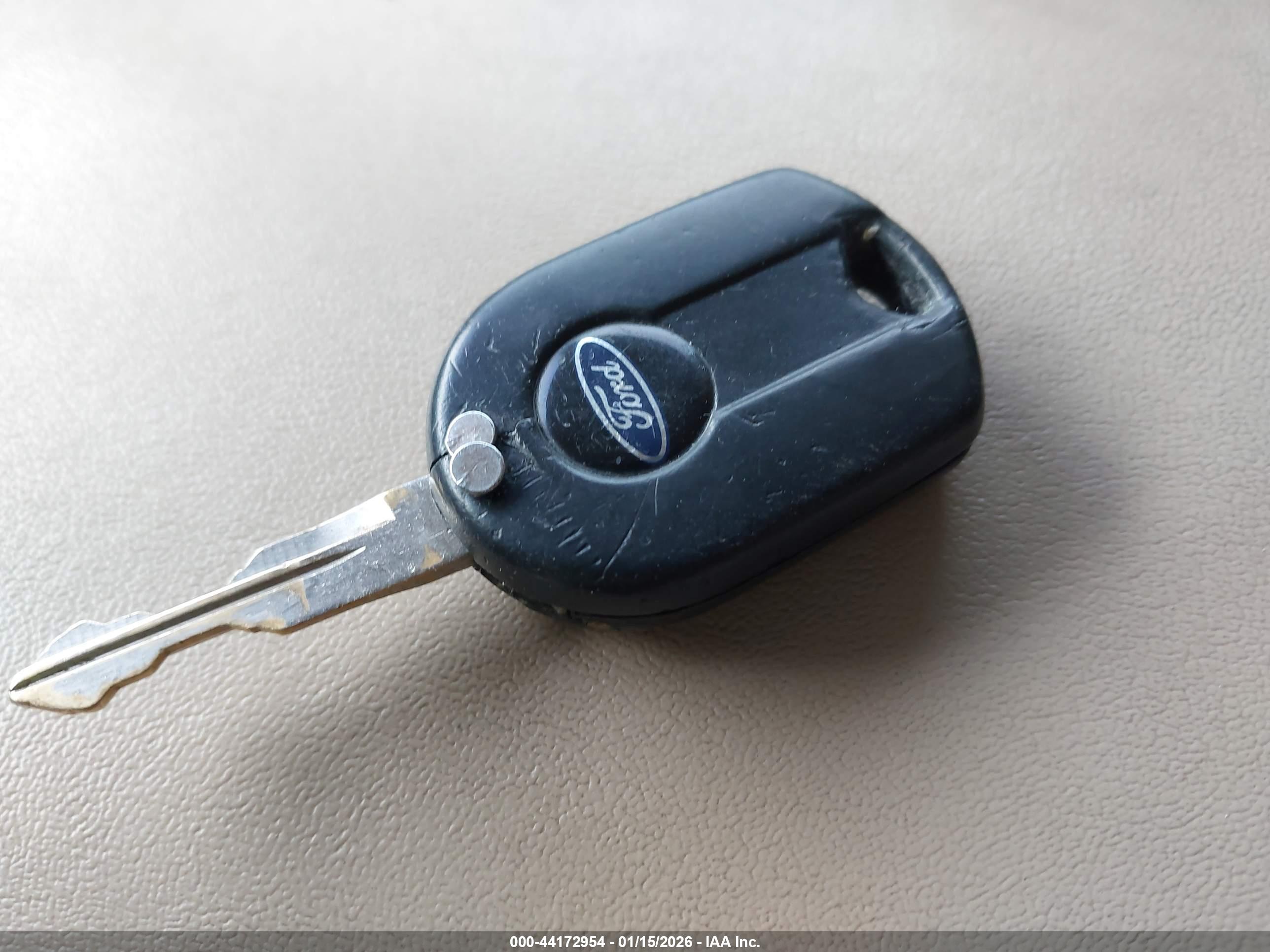 FORD TAURUS image 11
