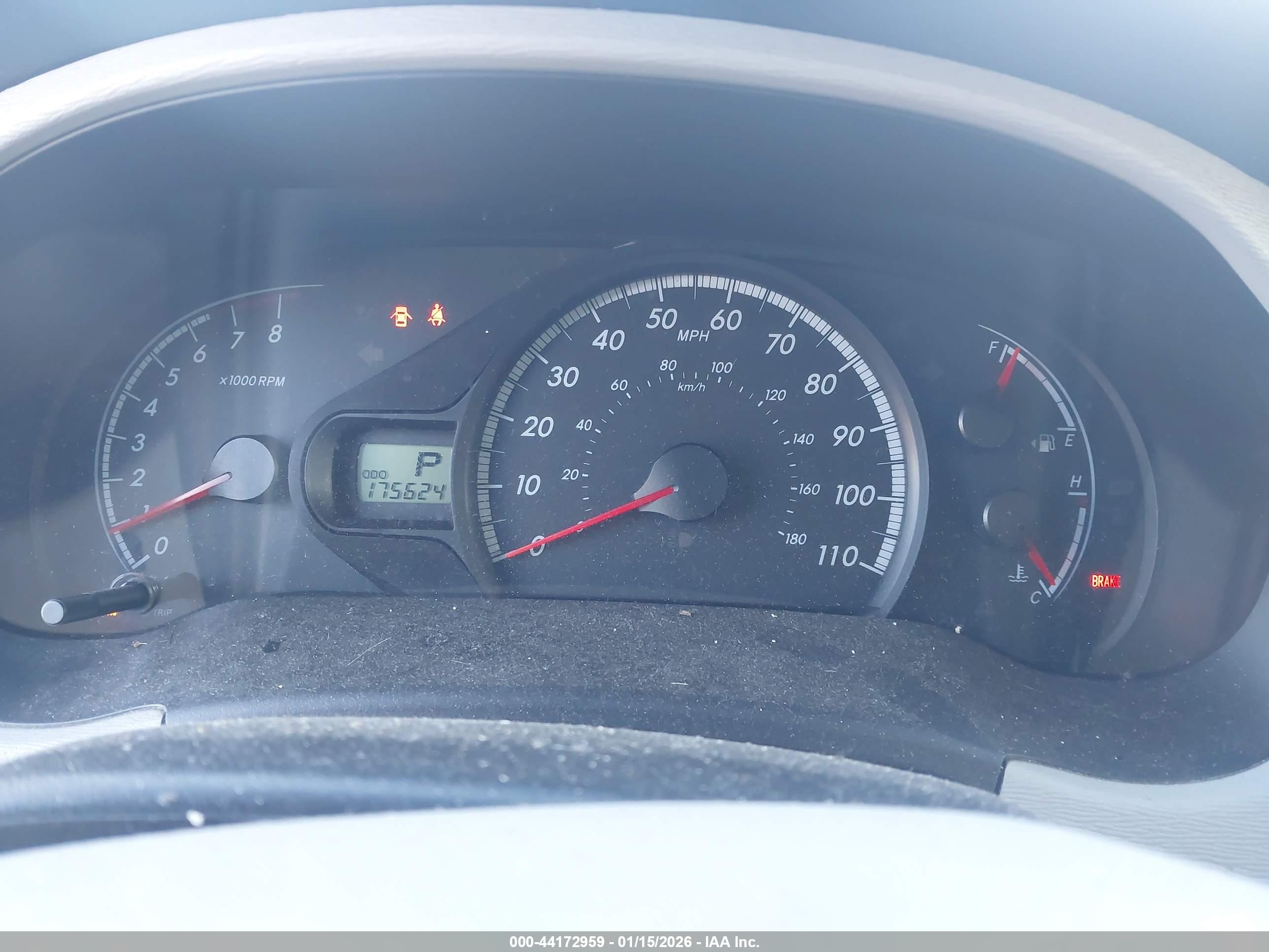 TOYOTA SIENNA image 7