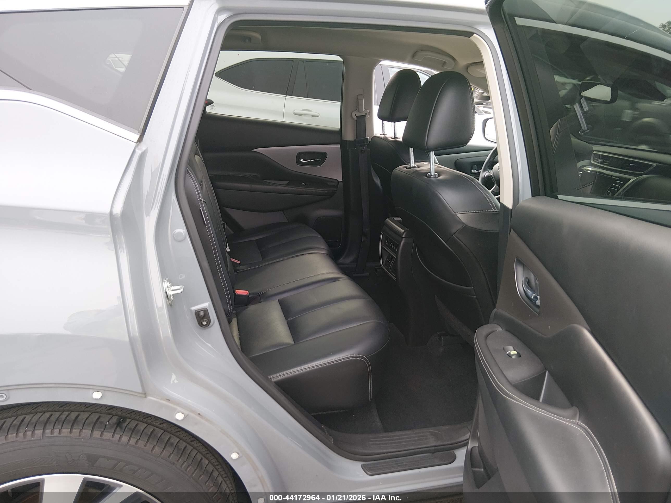 NISSAN MURANO image 8