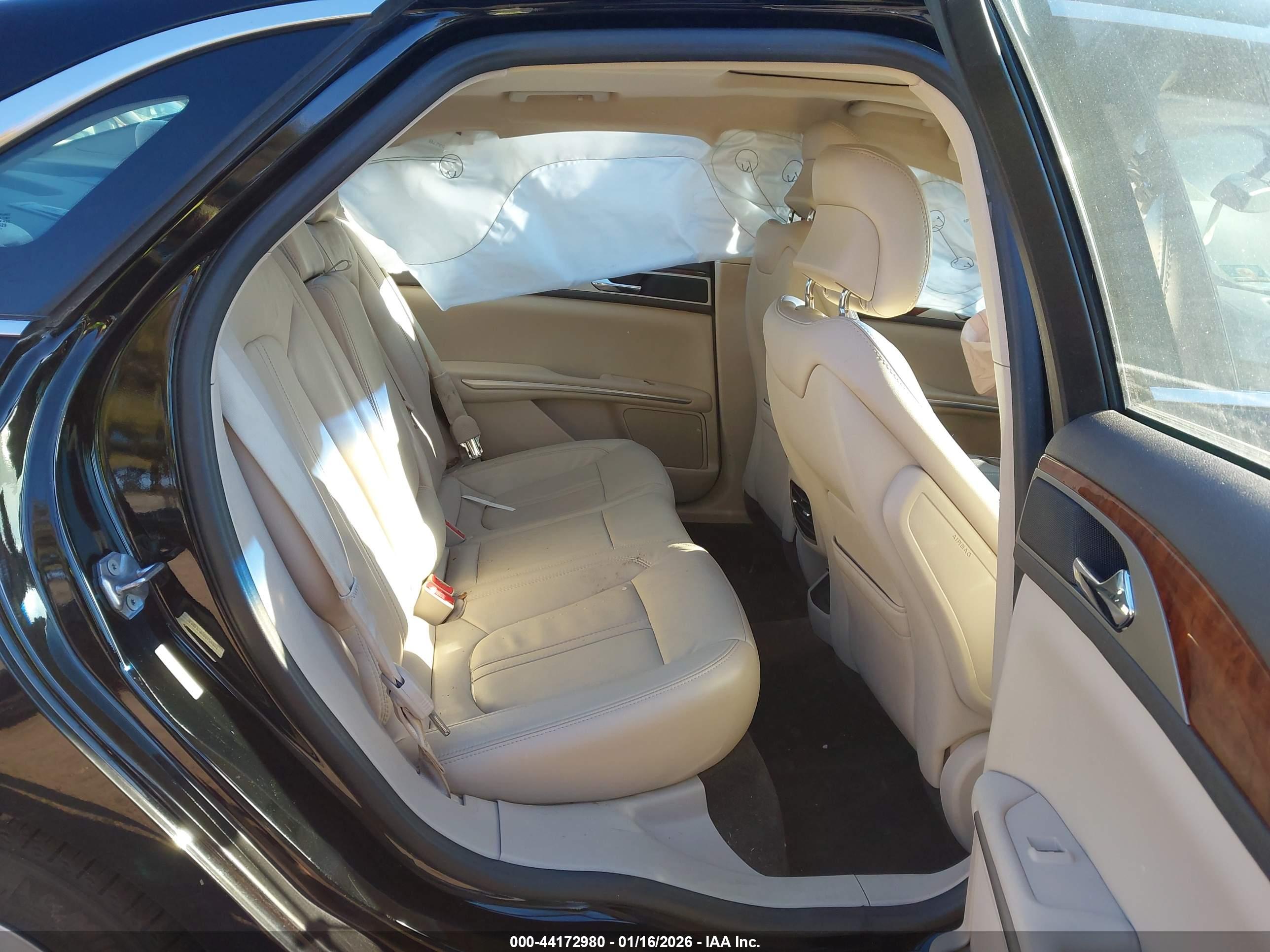 LINCOLN MKZ image 8