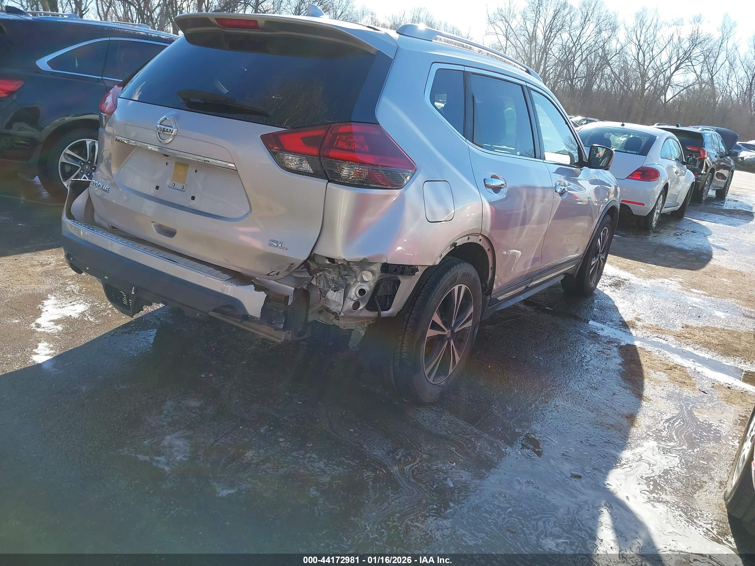 NISSAN ROGUE image 4