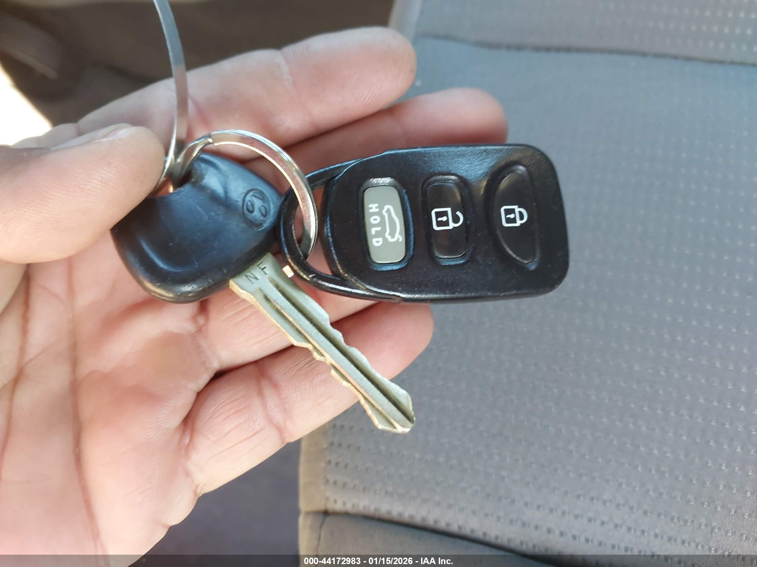 HYUNDAI SONATA image 11