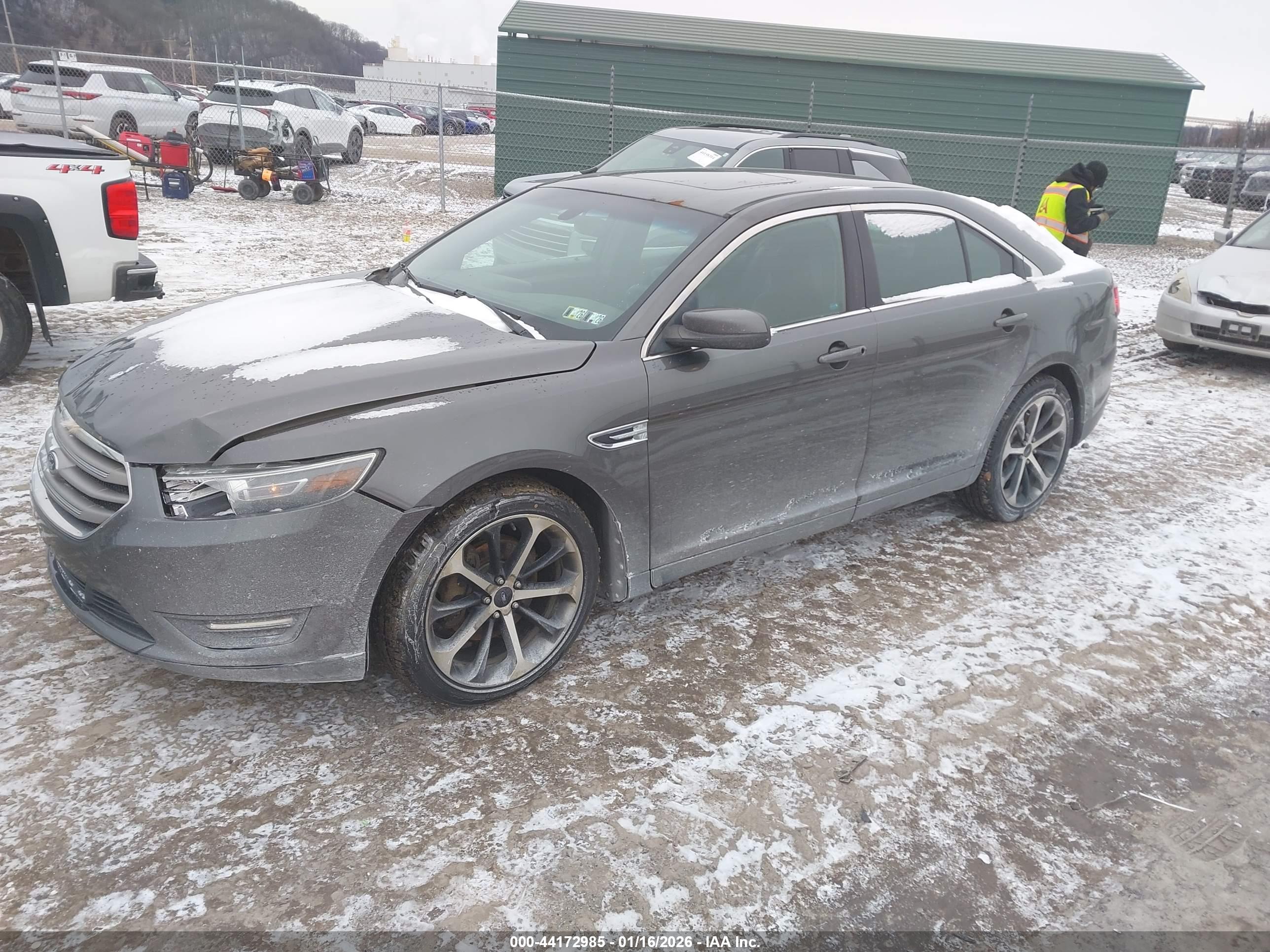 FORD TAURUS image 2