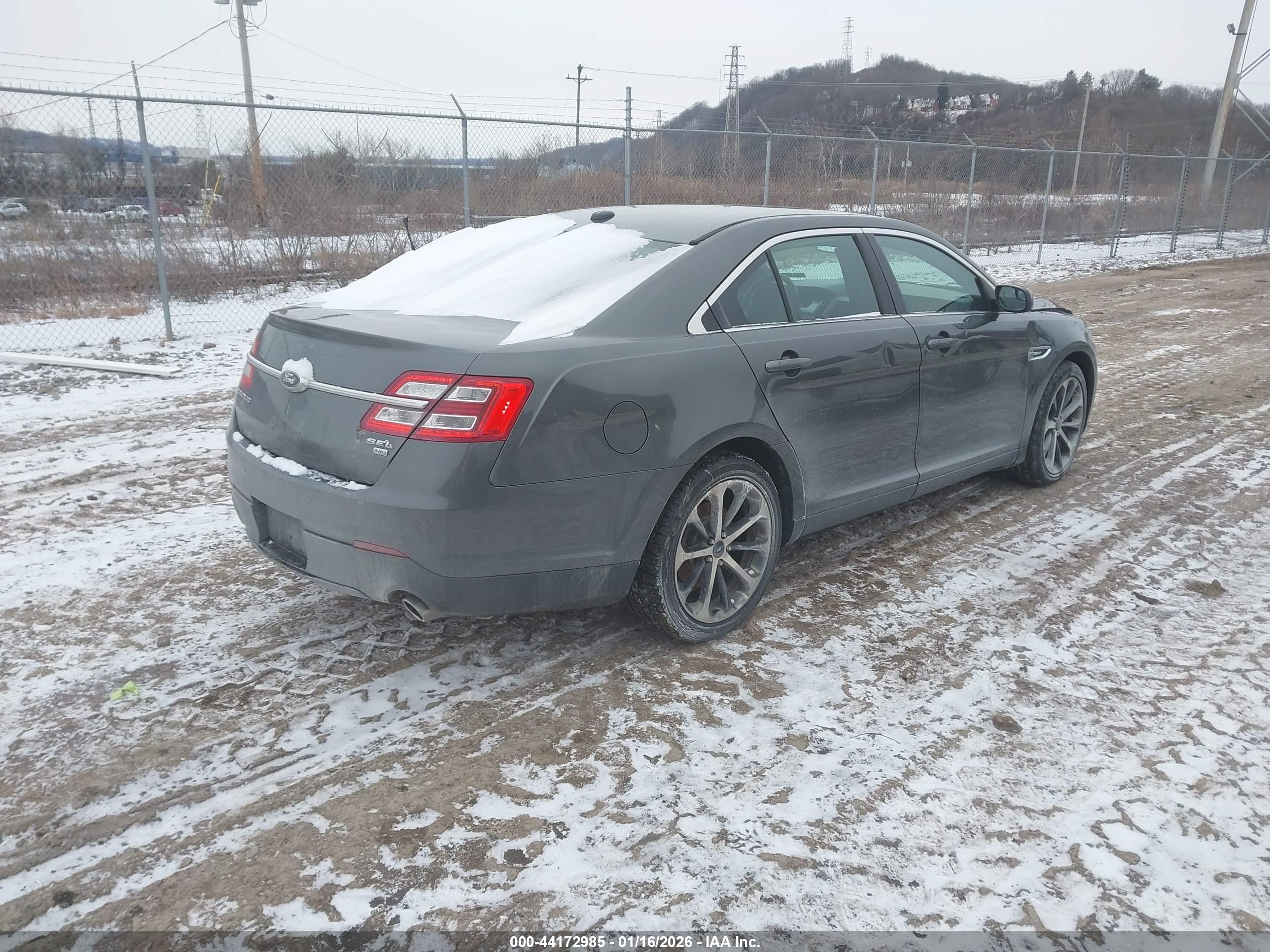 FORD TAURUS image 4