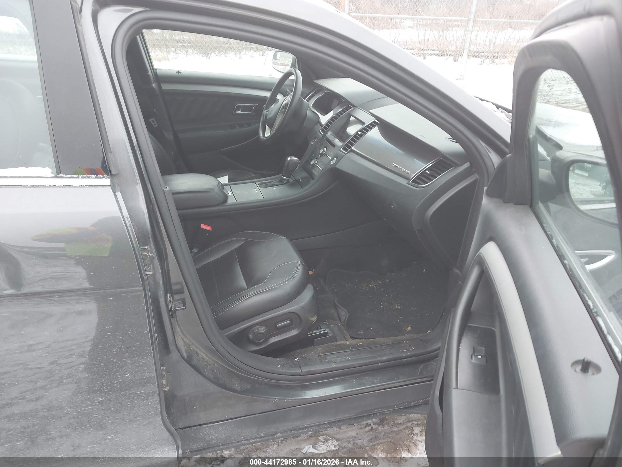 FORD TAURUS image 5