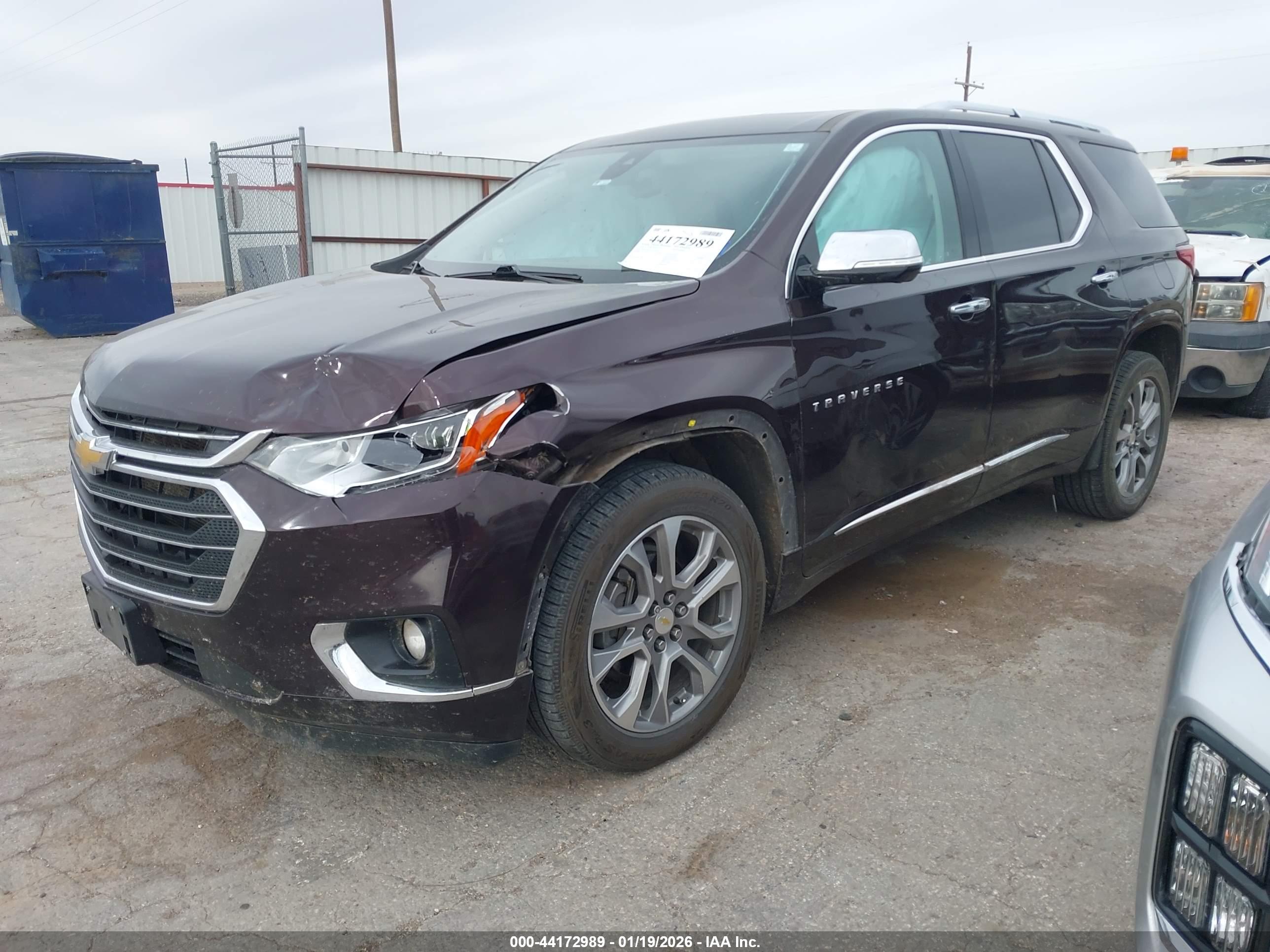CHEVROLET TRAVERSE image 2