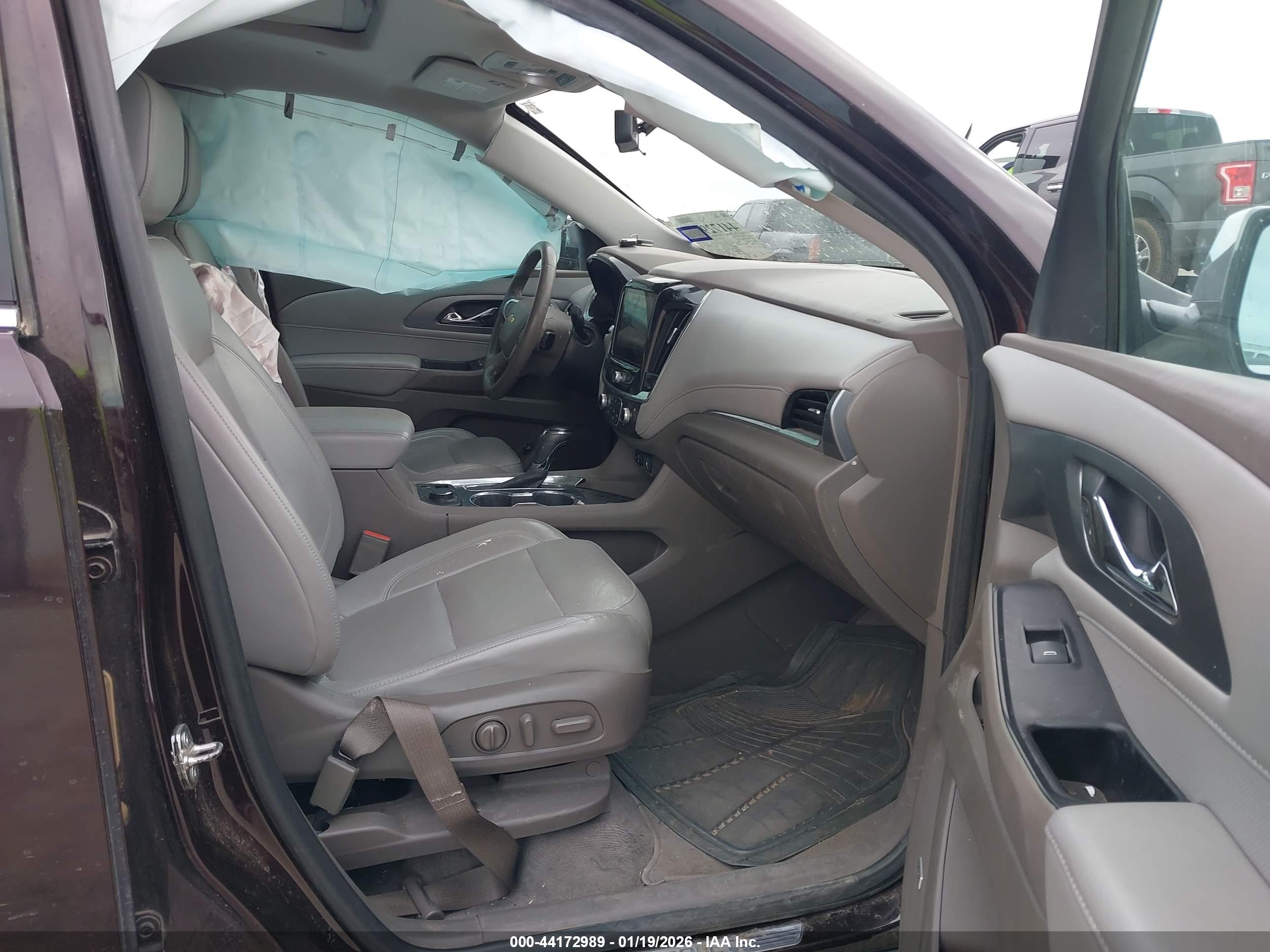 CHEVROLET TRAVERSE image 5
