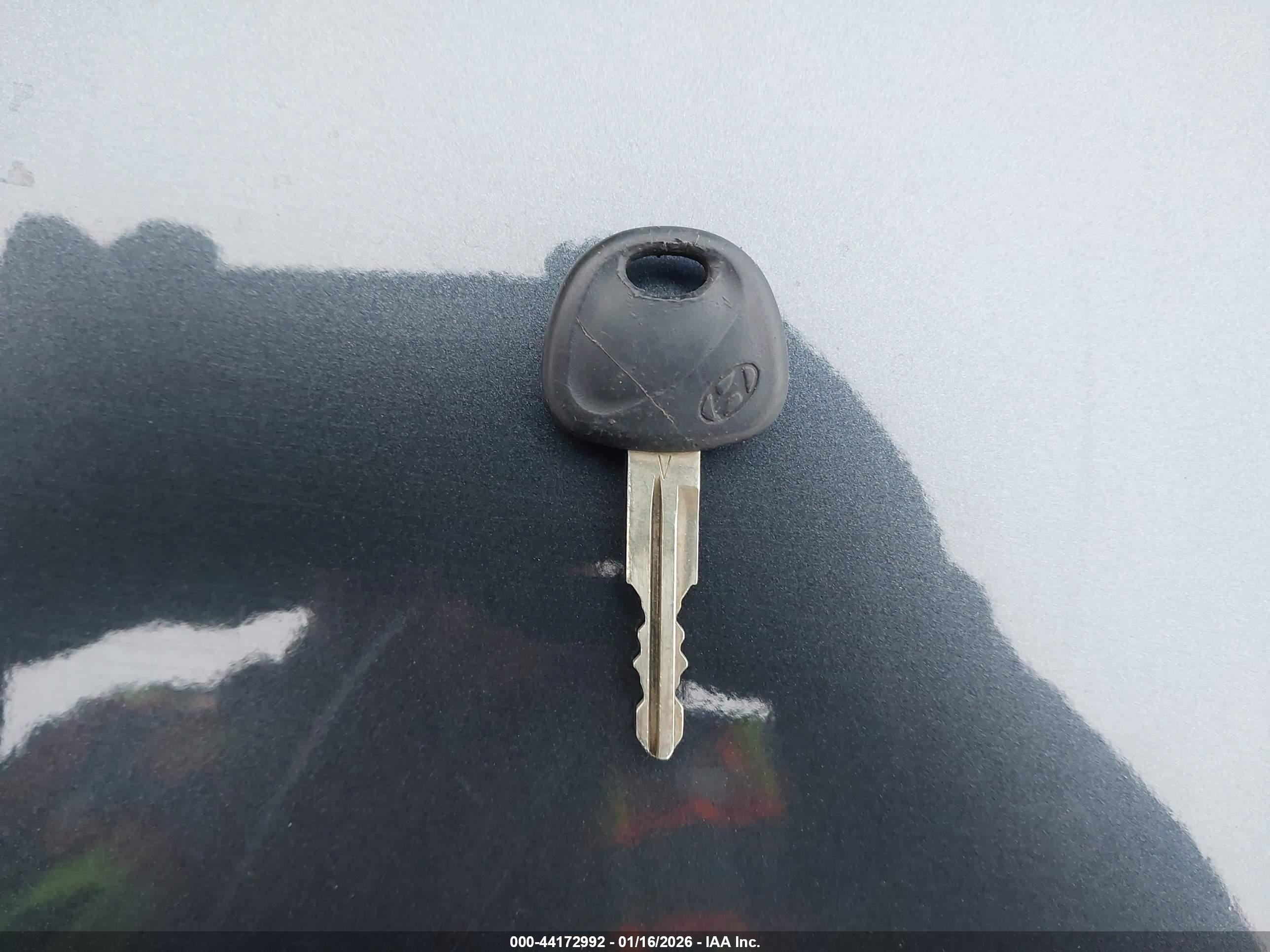 HYUNDAI ACCENT image 11