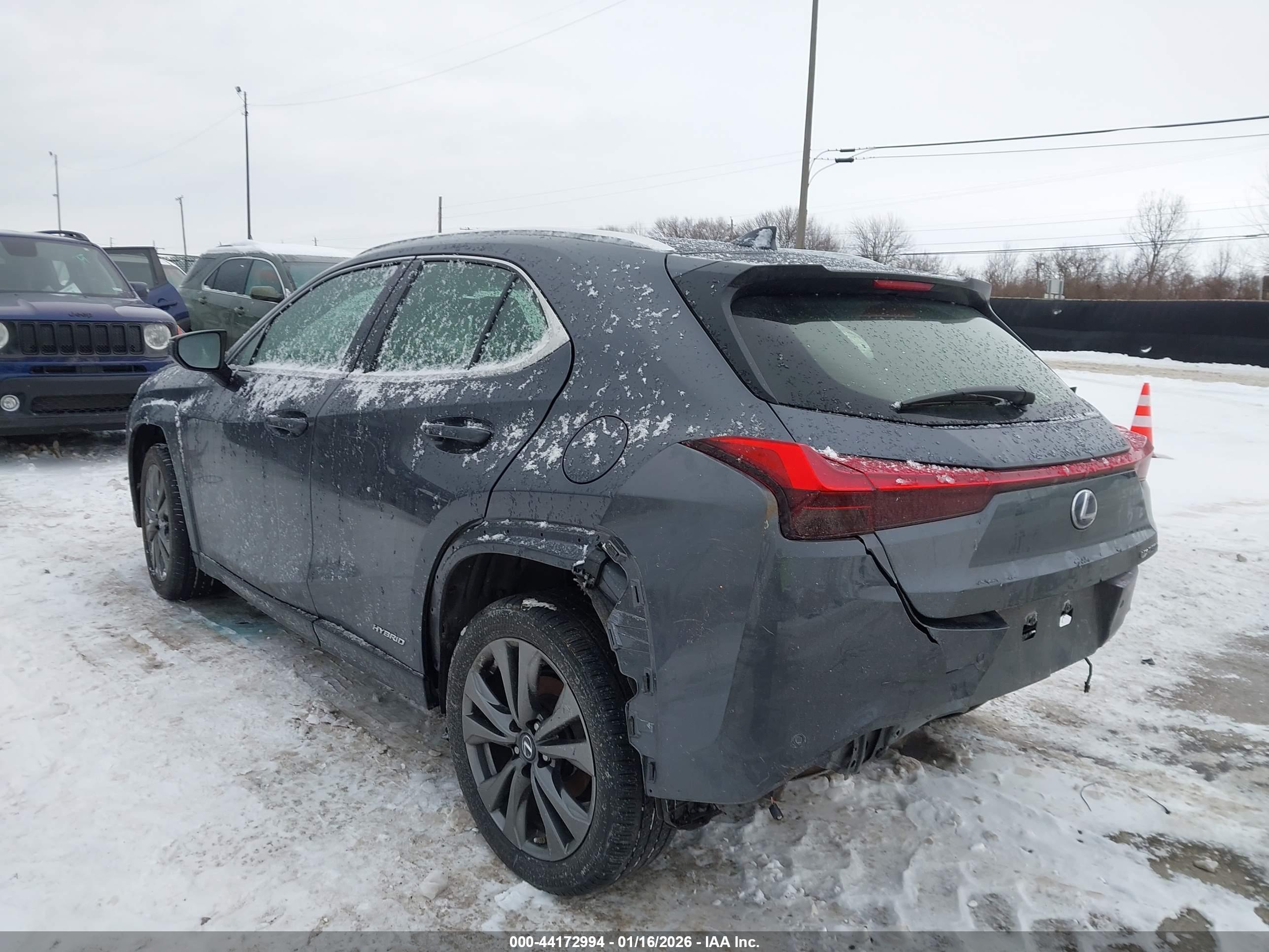 LEXUS UX image 3