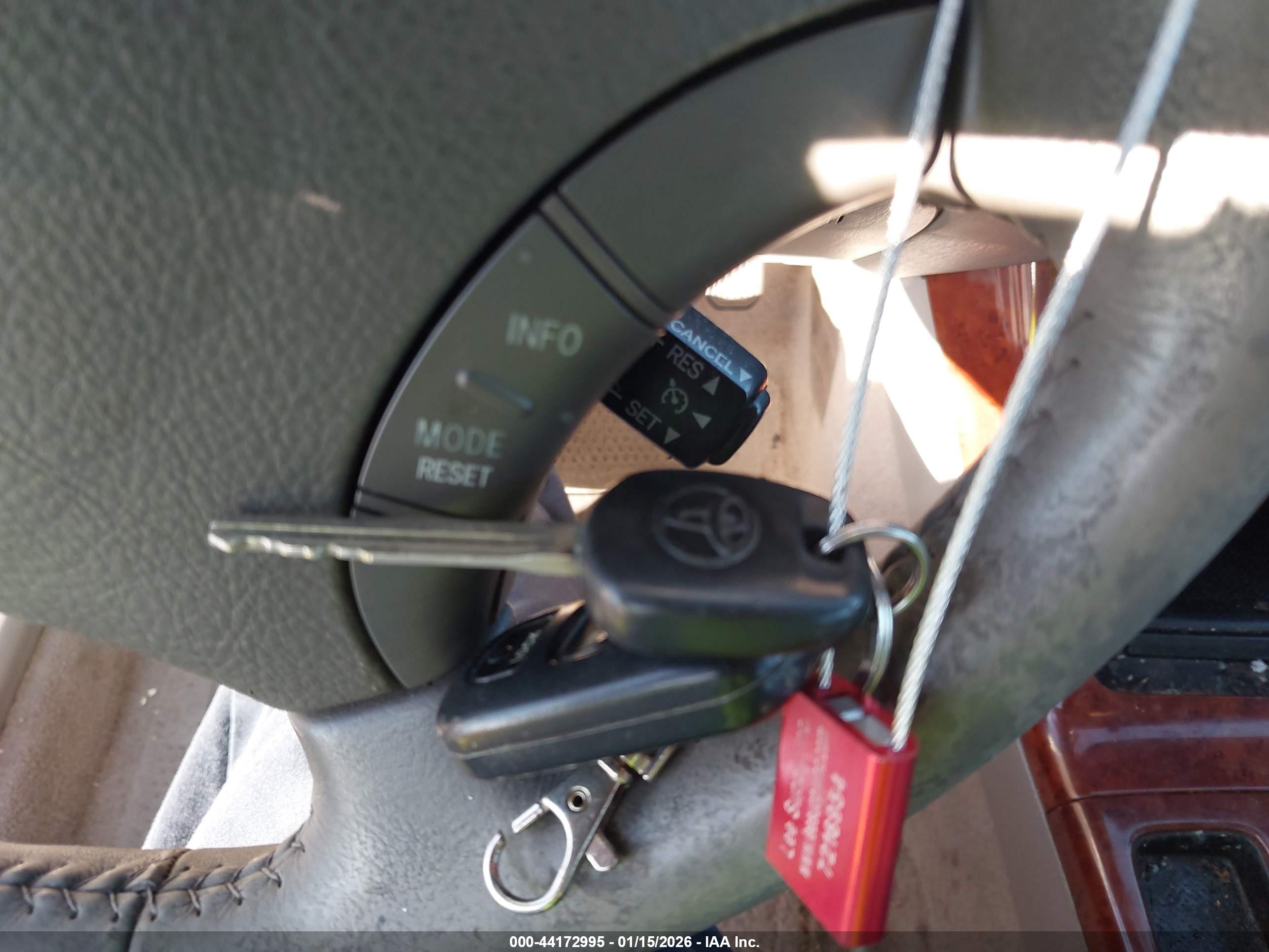TOYOTA CAMRY image 11