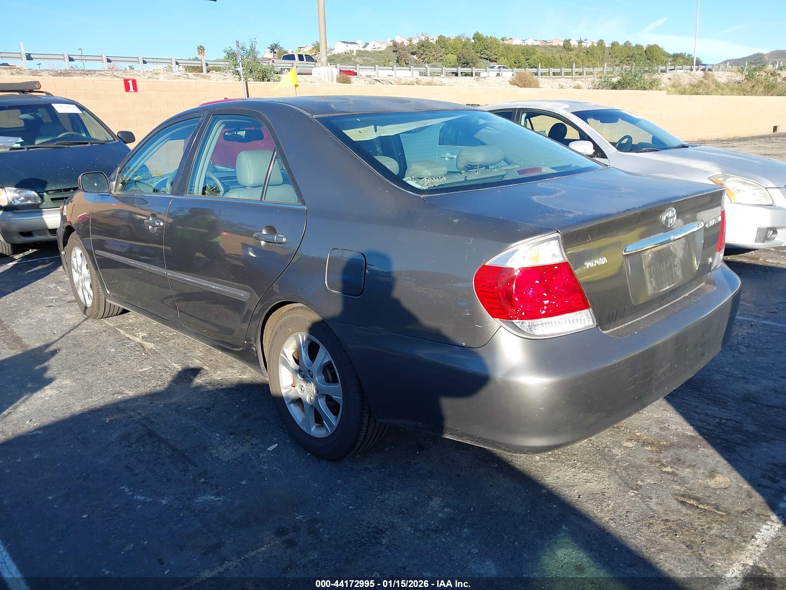 TOYOTA CAMRY image 3