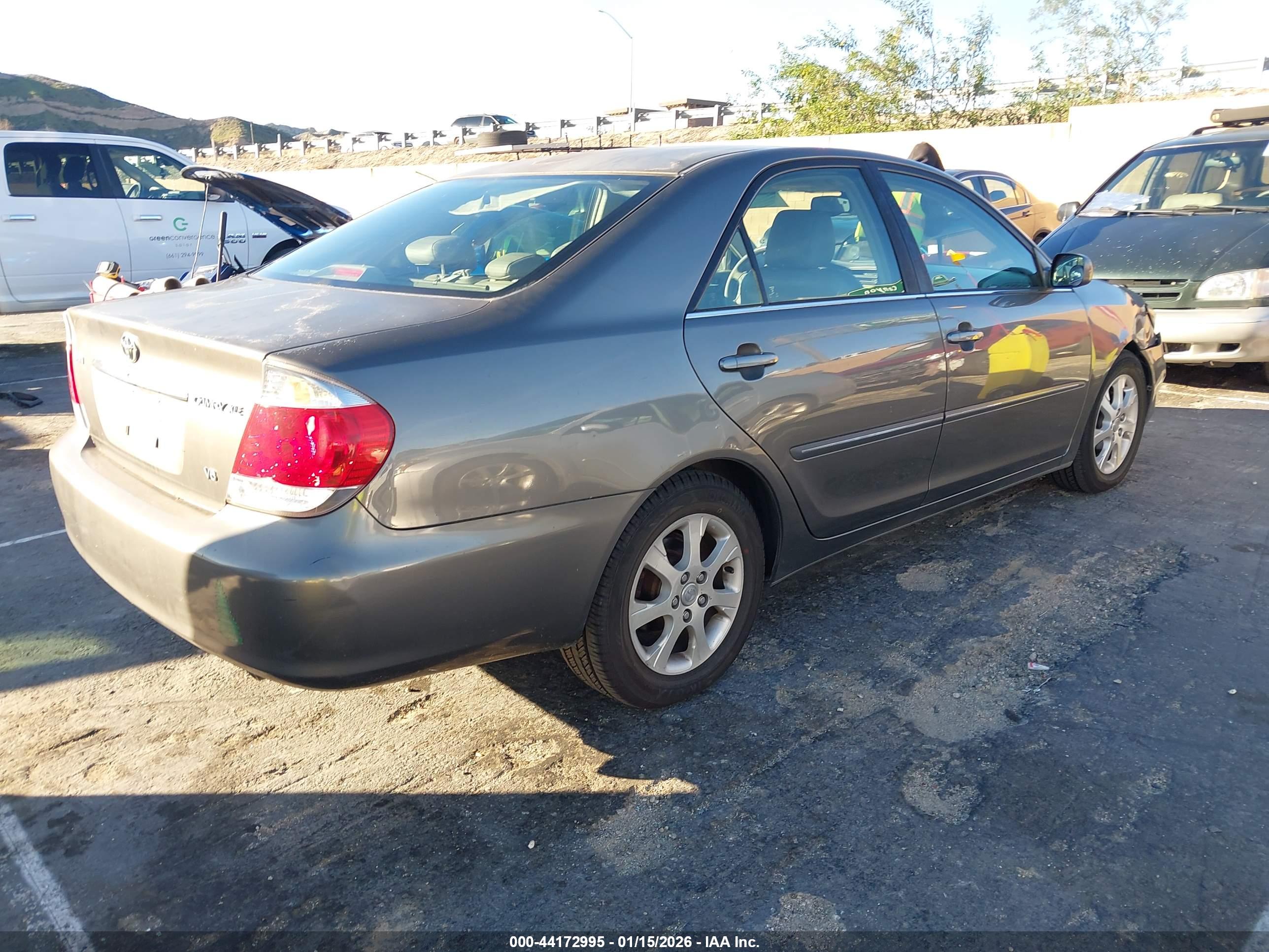 TOYOTA CAMRY image 4