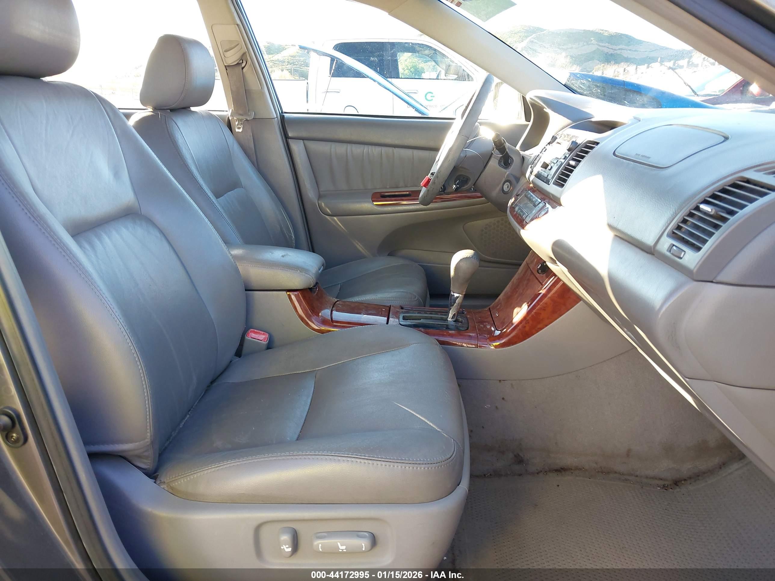 TOYOTA CAMRY image 5