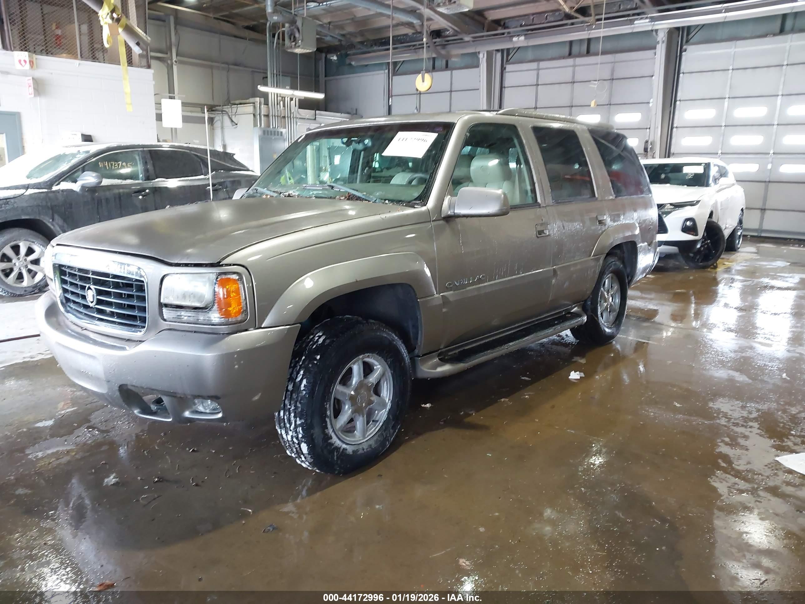 CADILLAC ESCALADE image 2