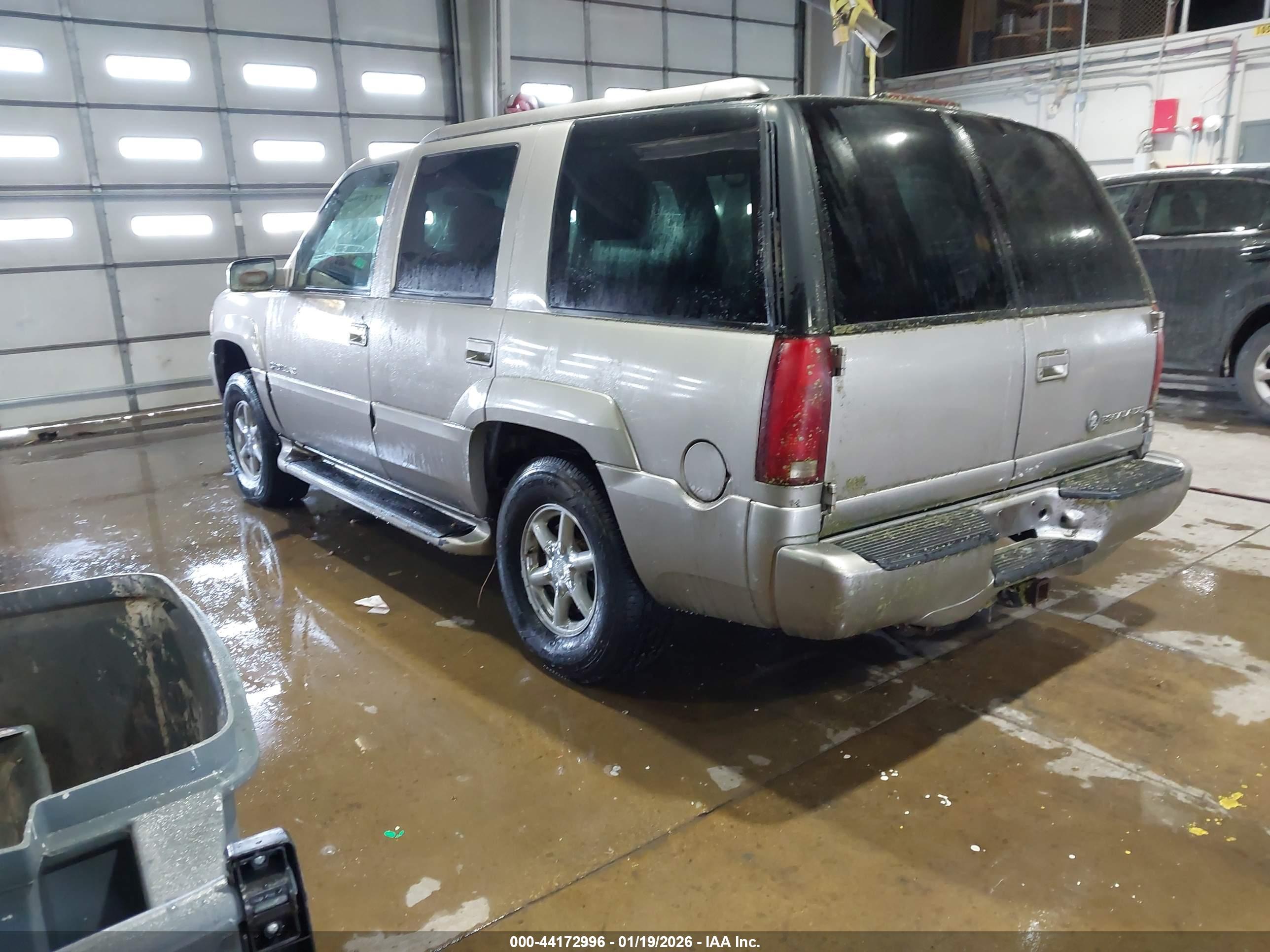 CADILLAC ESCALADE image 3