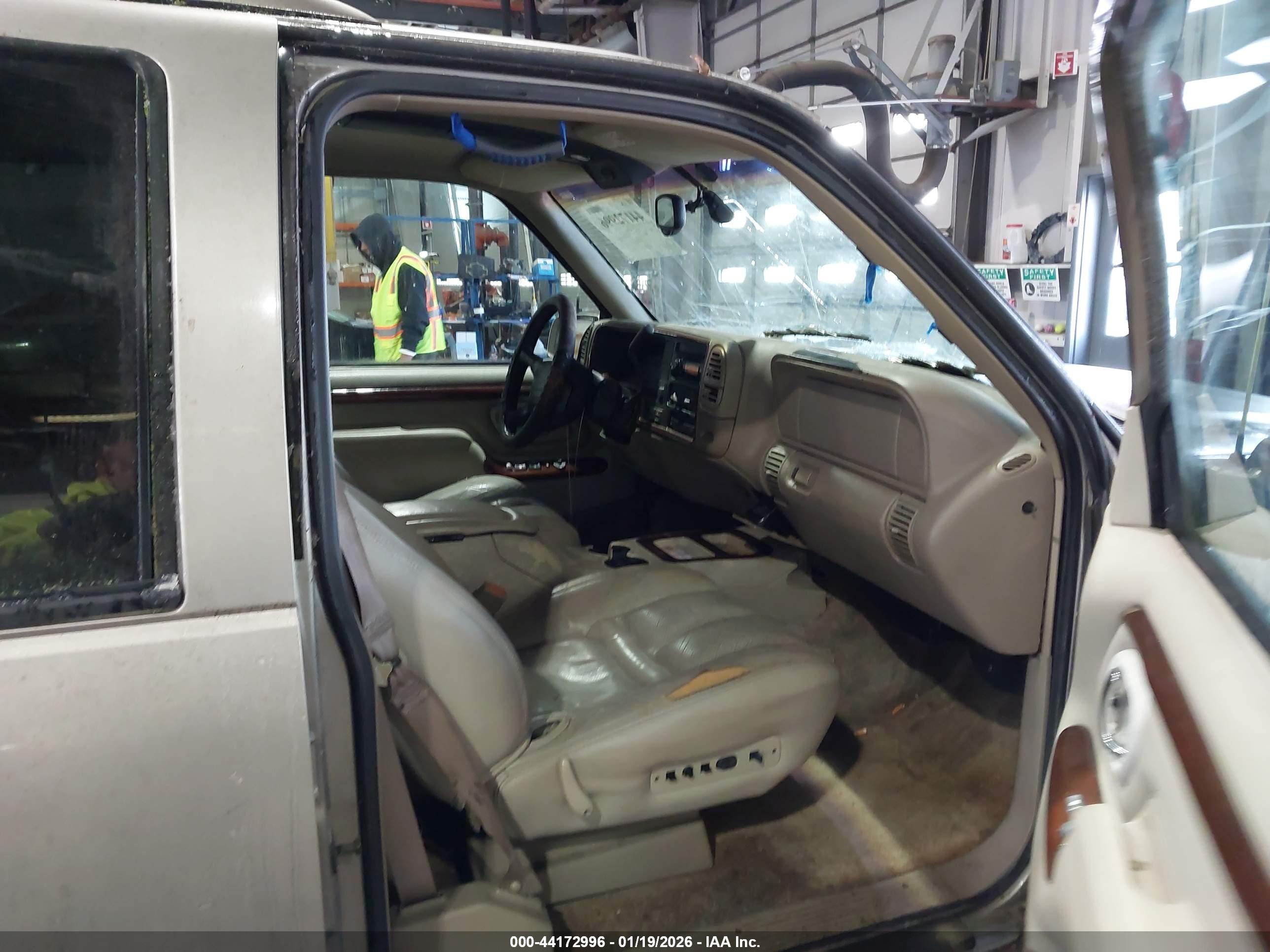 CADILLAC ESCALADE image 5