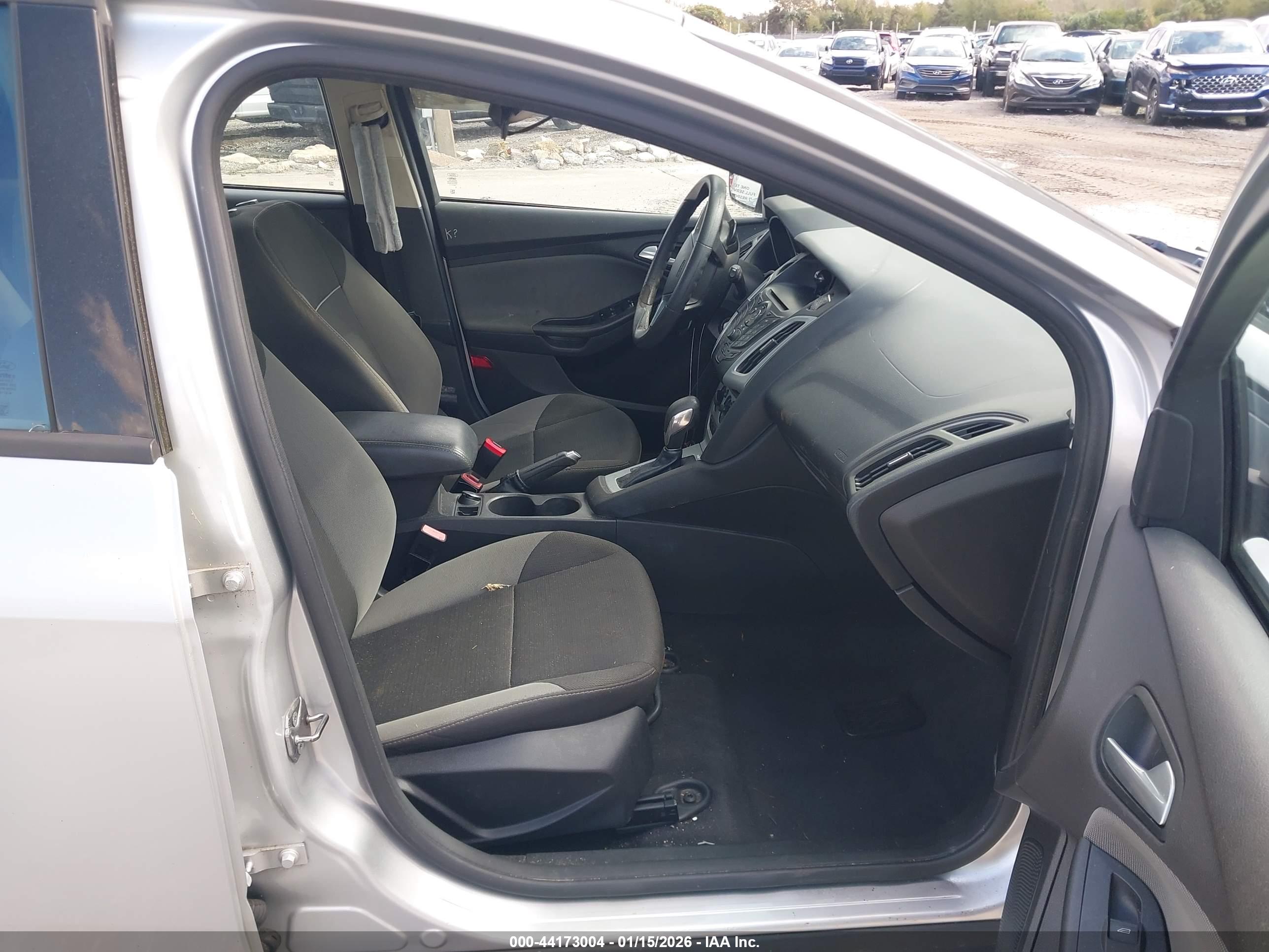 FORD FOCUS image 5