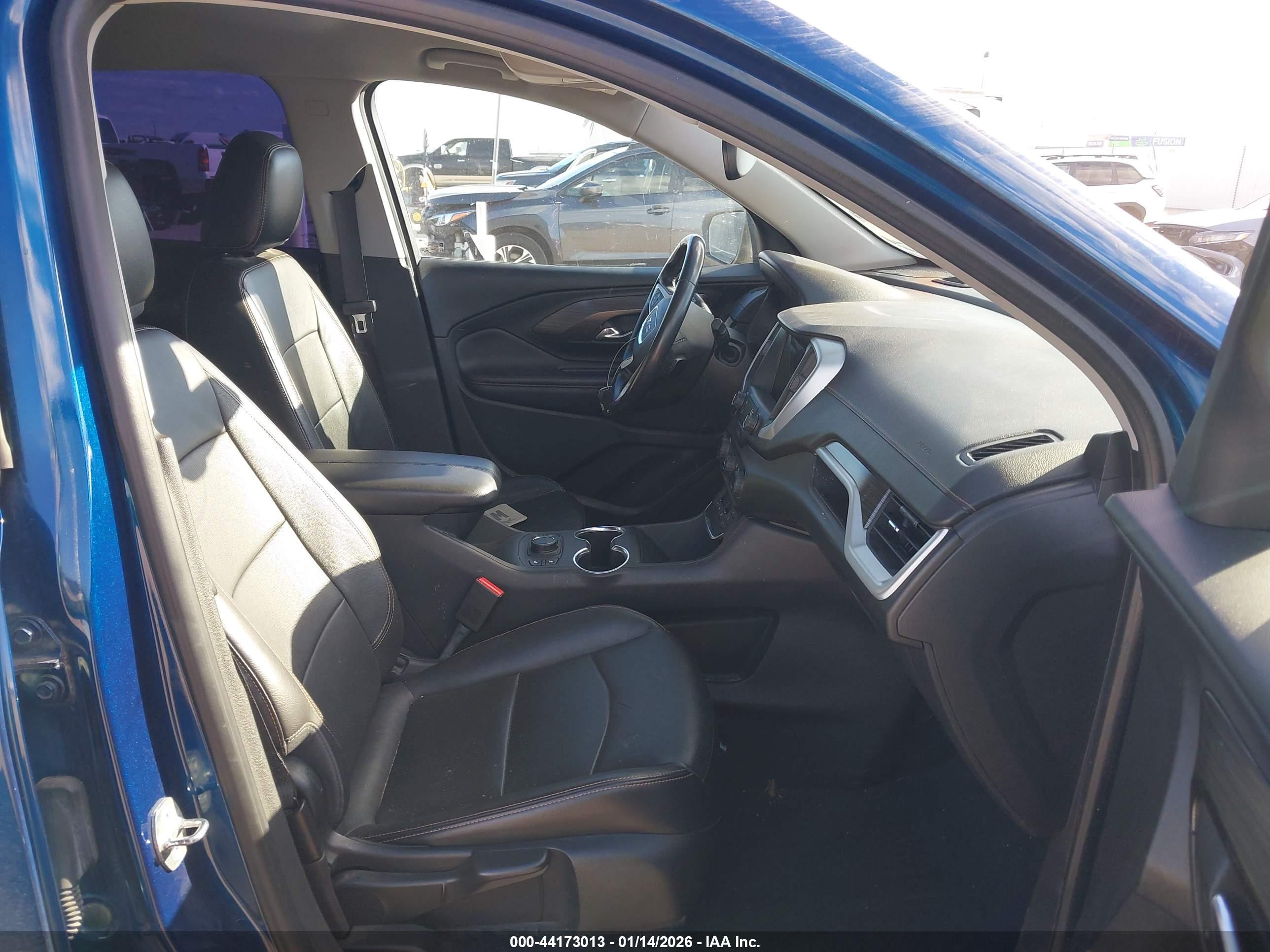 GMC TERRAIN image 5