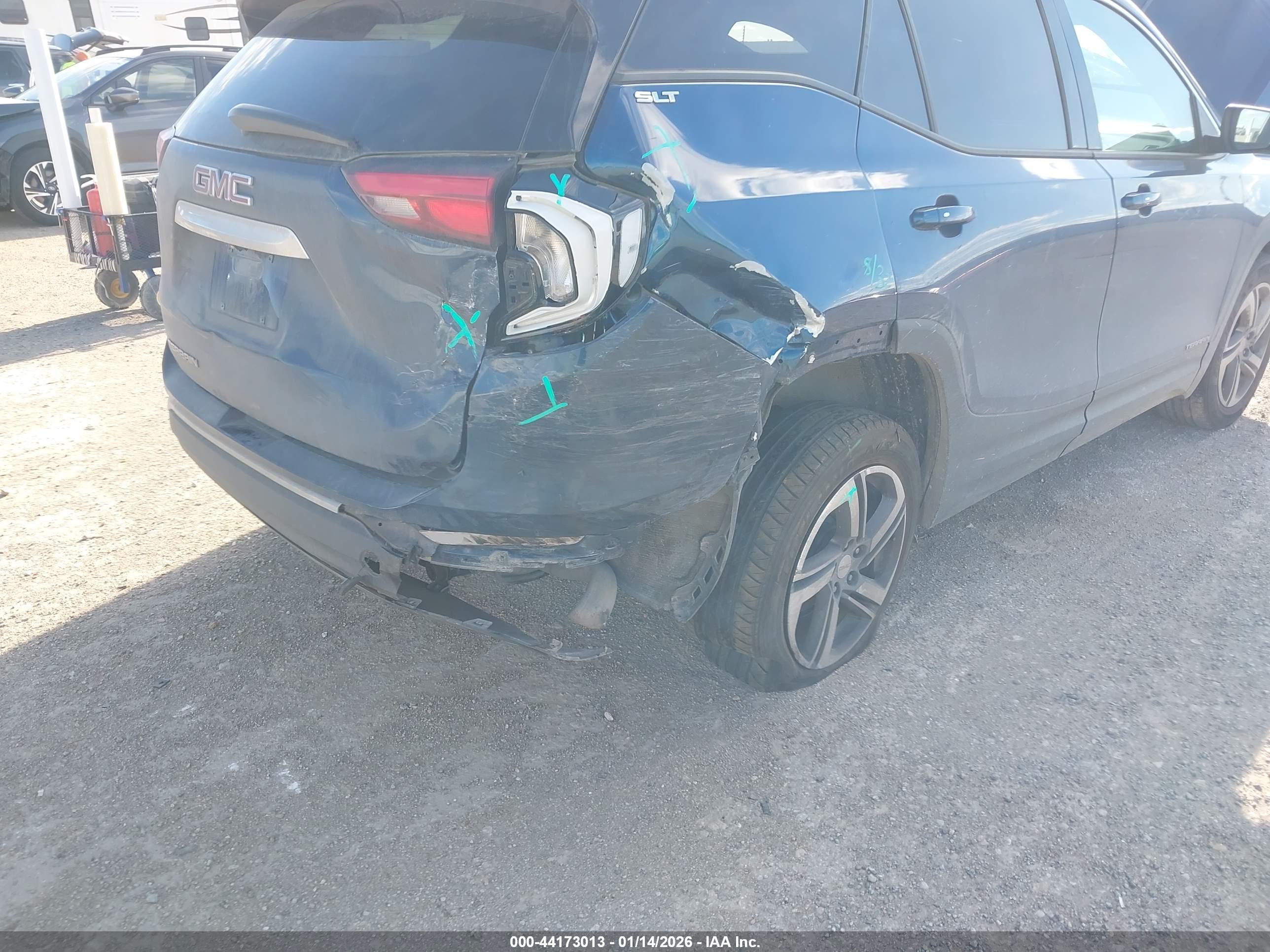GMC TERRAIN image 6