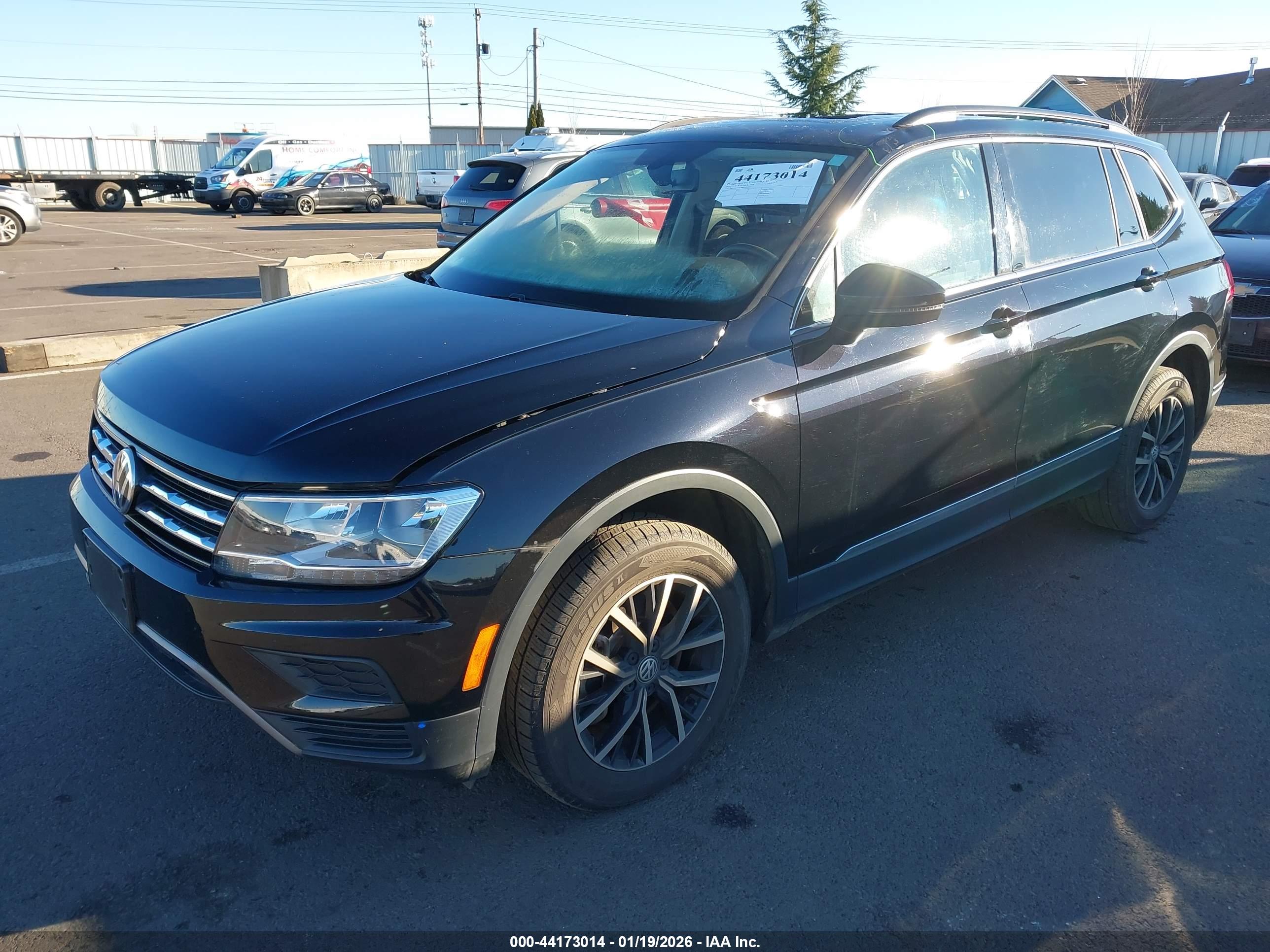 VOLKSWAGEN TIGUAN image 2