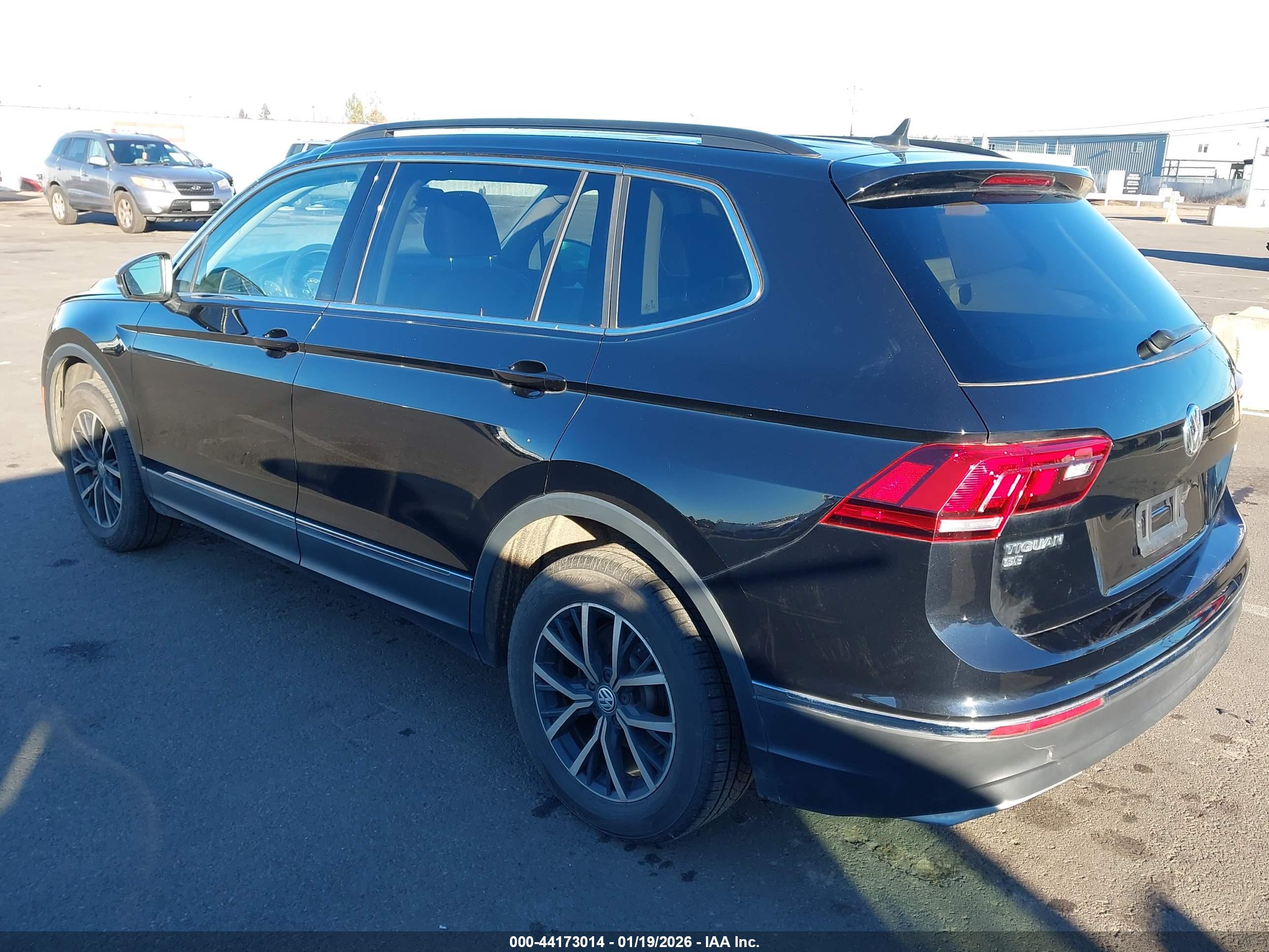 VOLKSWAGEN TIGUAN image 3