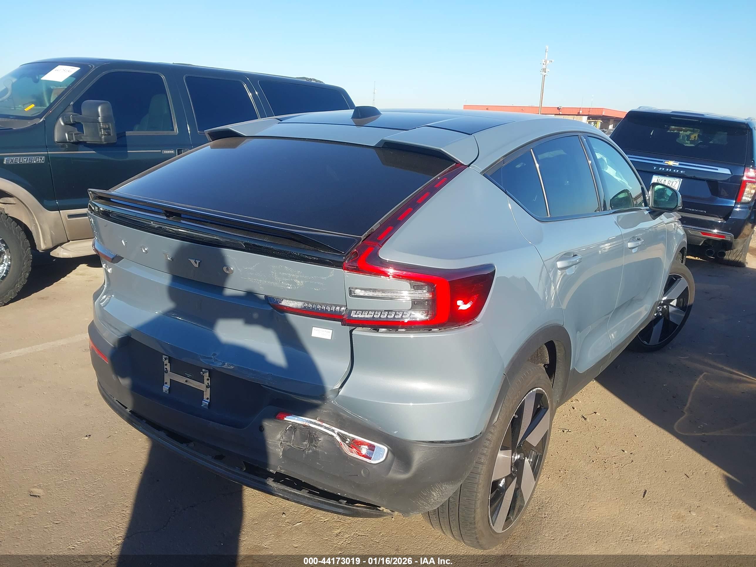 VOLVO C40 image 6